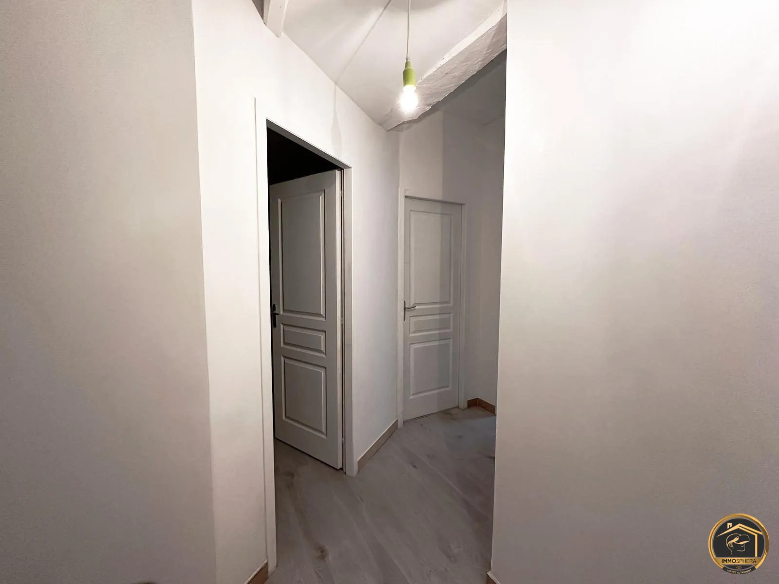 Maison de village rénovée avec garage à Saint-Pons-de-Thomières 