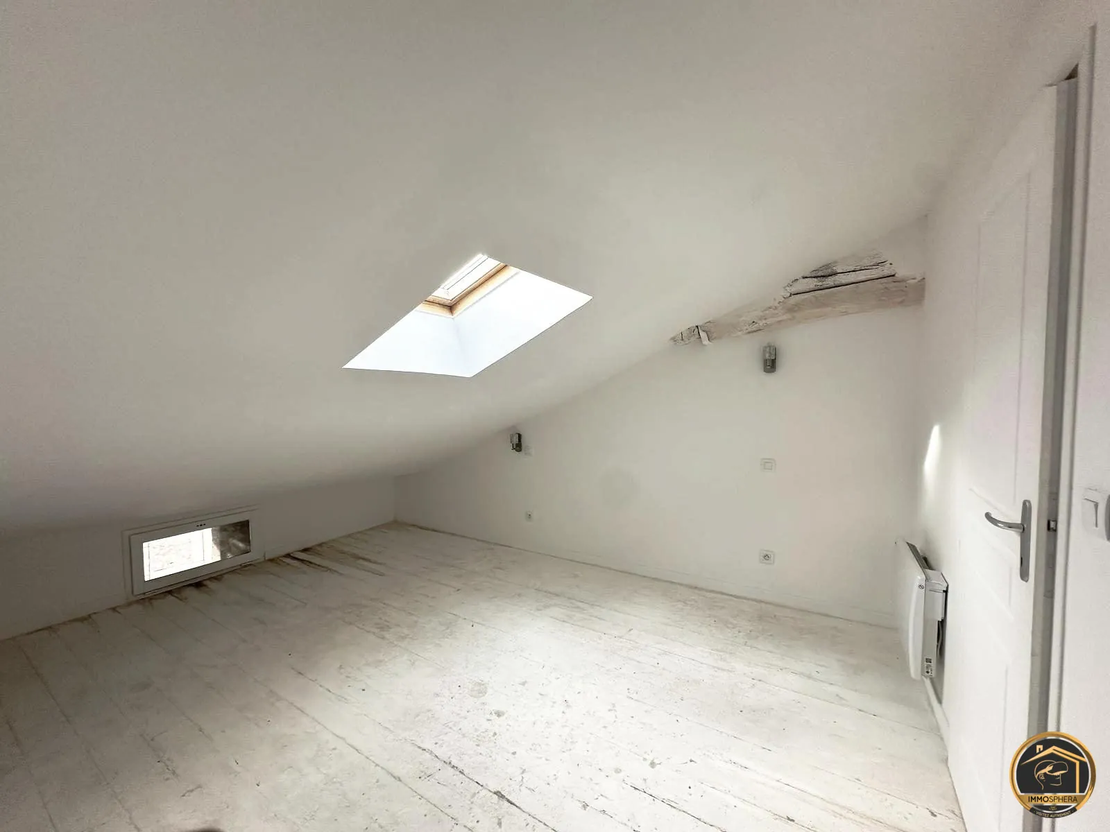 Maison de village rénovée avec garage à Saint-Pons-de-Thomières 