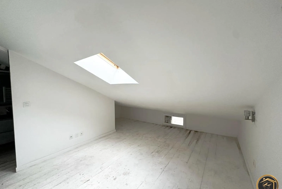 Maison de village rénovée avec garage à Saint-Pons-de-Thomières 