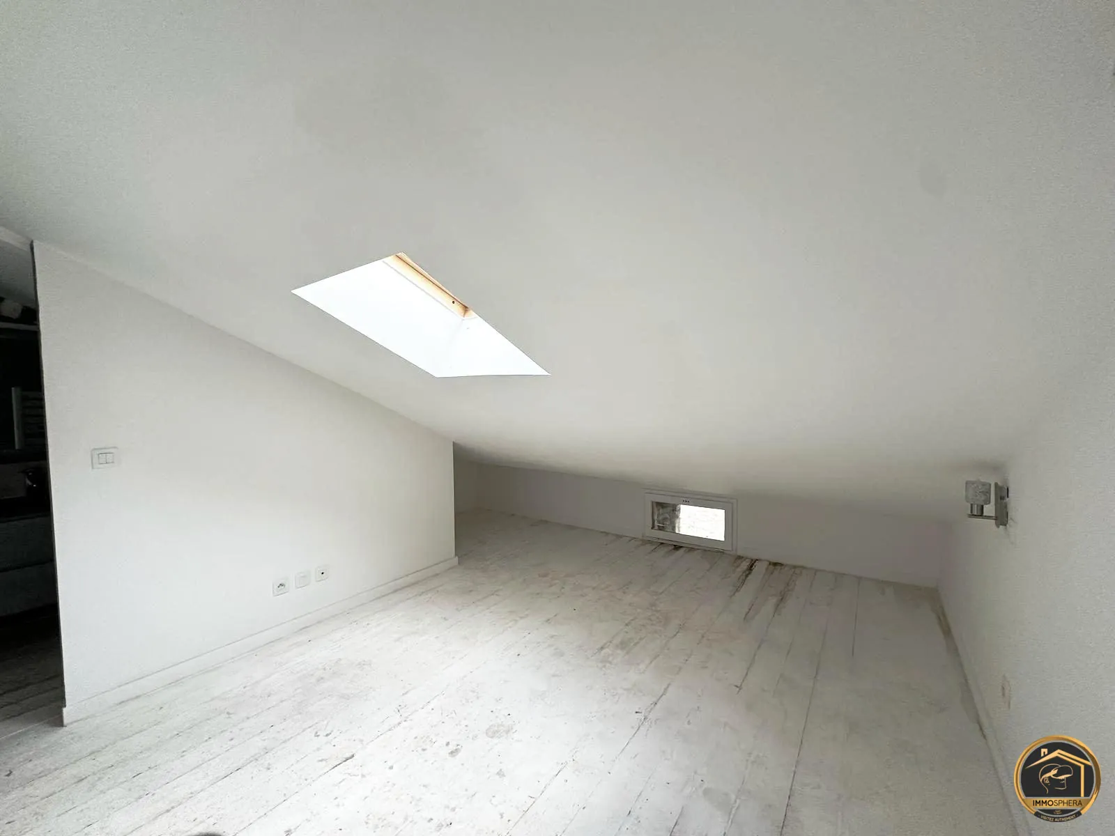 Maison de village rénovée avec garage à Saint-Pons-de-Thomières 