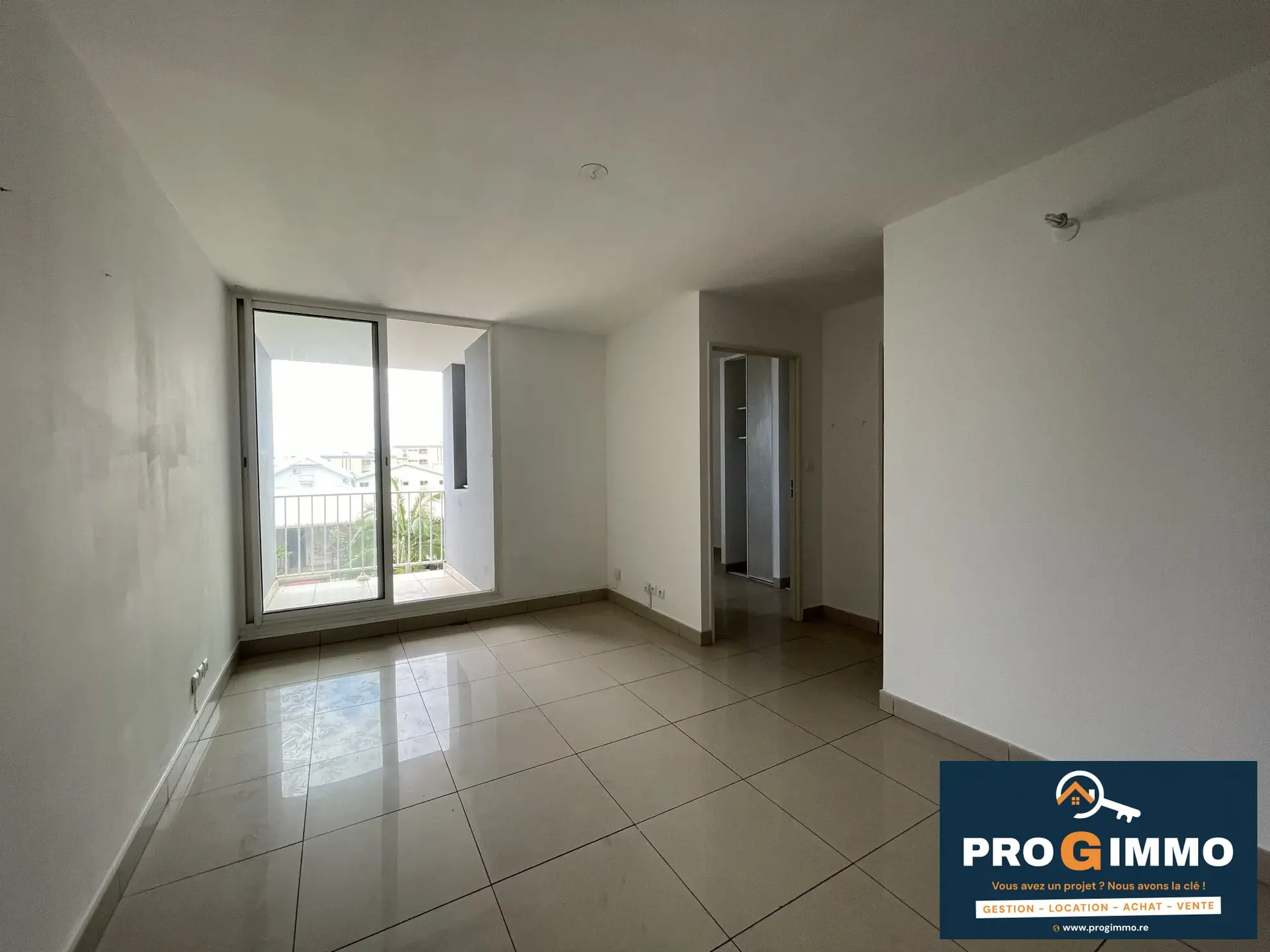 Appartement T2 avec vue mer à Saint-Denis - Résidence moderne et sécurisée 