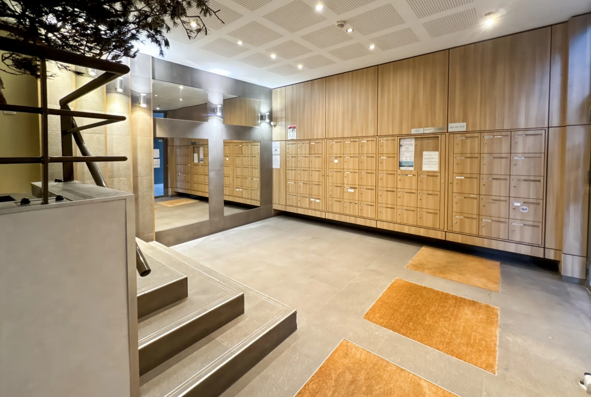 Appartement T2 avec Loggia à Lyon 8e - Investissement ou Premier Achat 