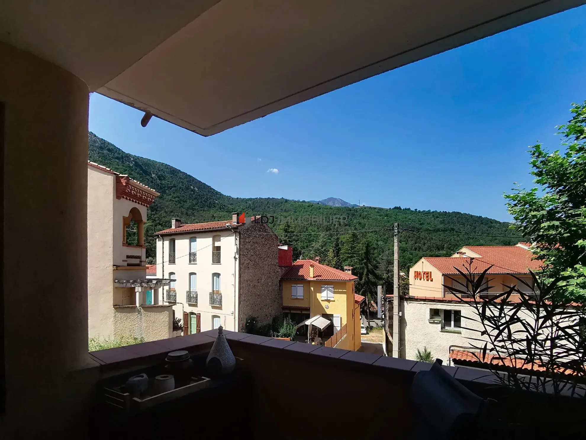 Appartement lumineux de 62 m² à vendre à Vernet-les-Bains avec terrasse et parking 