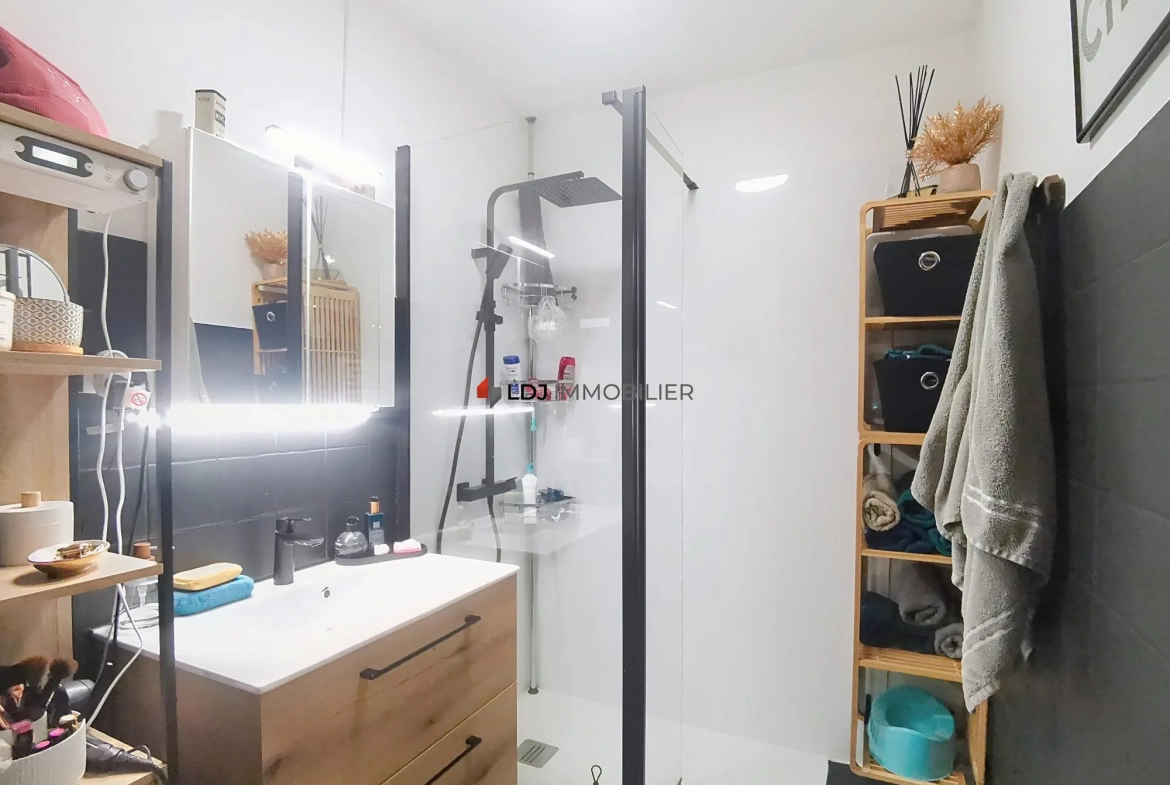 Appartement lumineux de 62 m² à vendre à Vernet-les-Bains avec terrasse et parking 