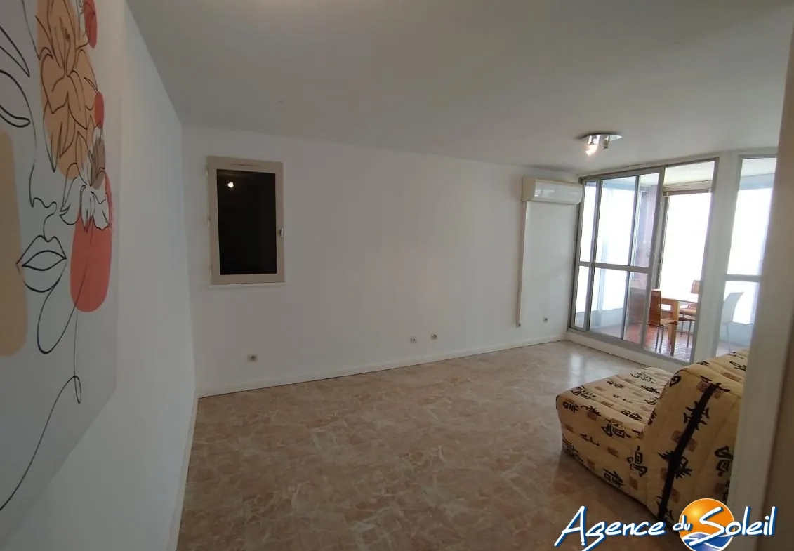 Studio à vendre avec terrasse à Gruissan, vue dégagée sur le Pech des Moulins 