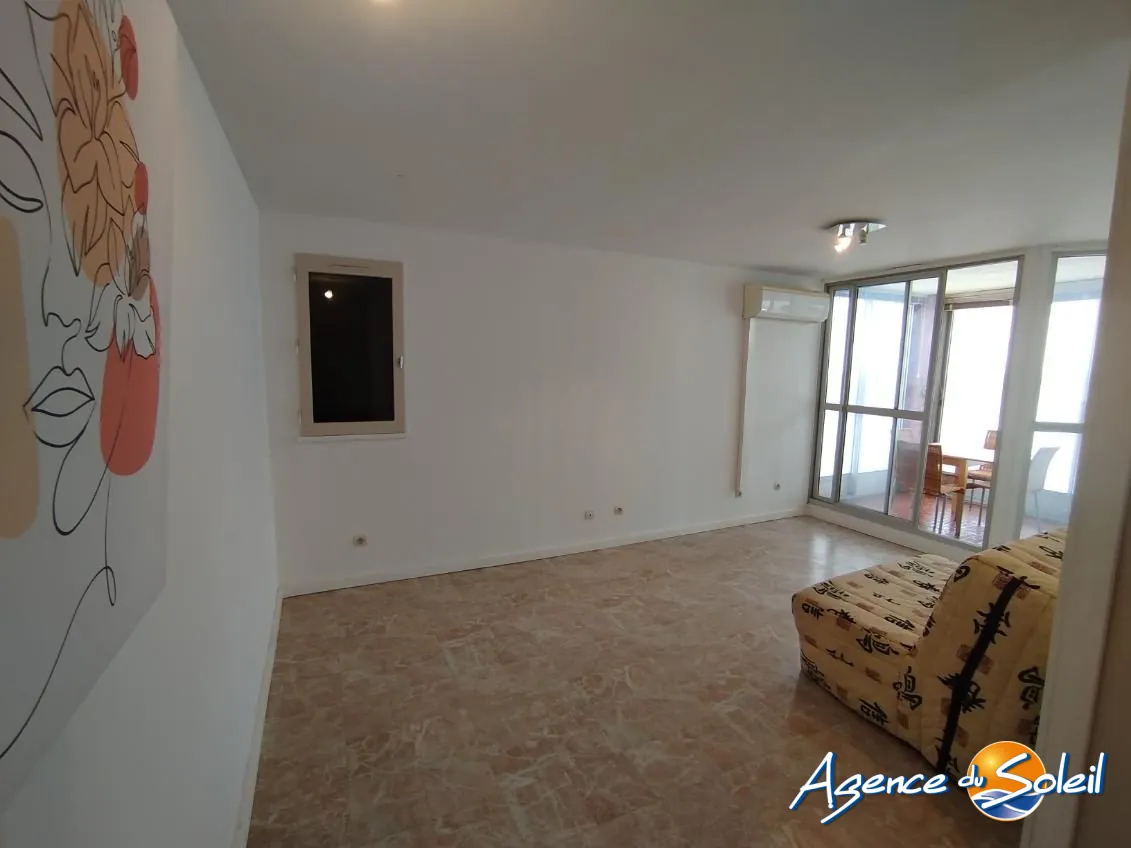 Studio à vendre avec terrasse à Gruissan, vue dégagée sur le Pech des Moulins 