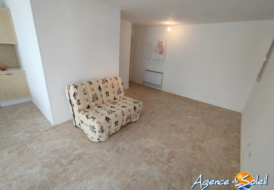 Studio à vendre avec terrasse à Gruissan, vue dégagée sur le Pech des Moulins 