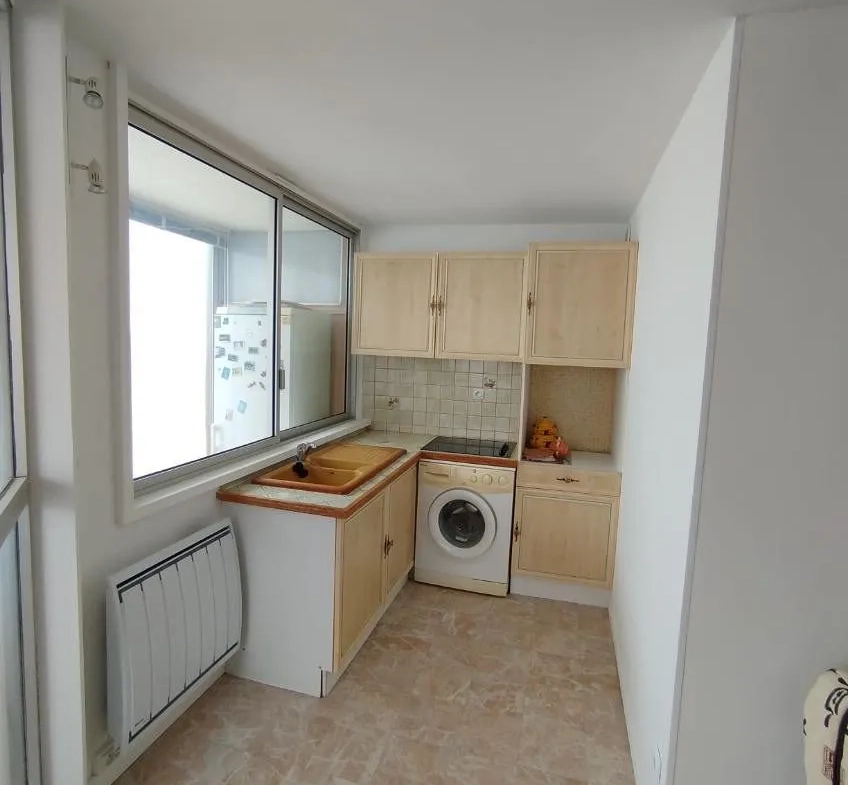 Studio à vendre avec terrasse à Gruissan, vue dégagée sur le Pech des Moulins 