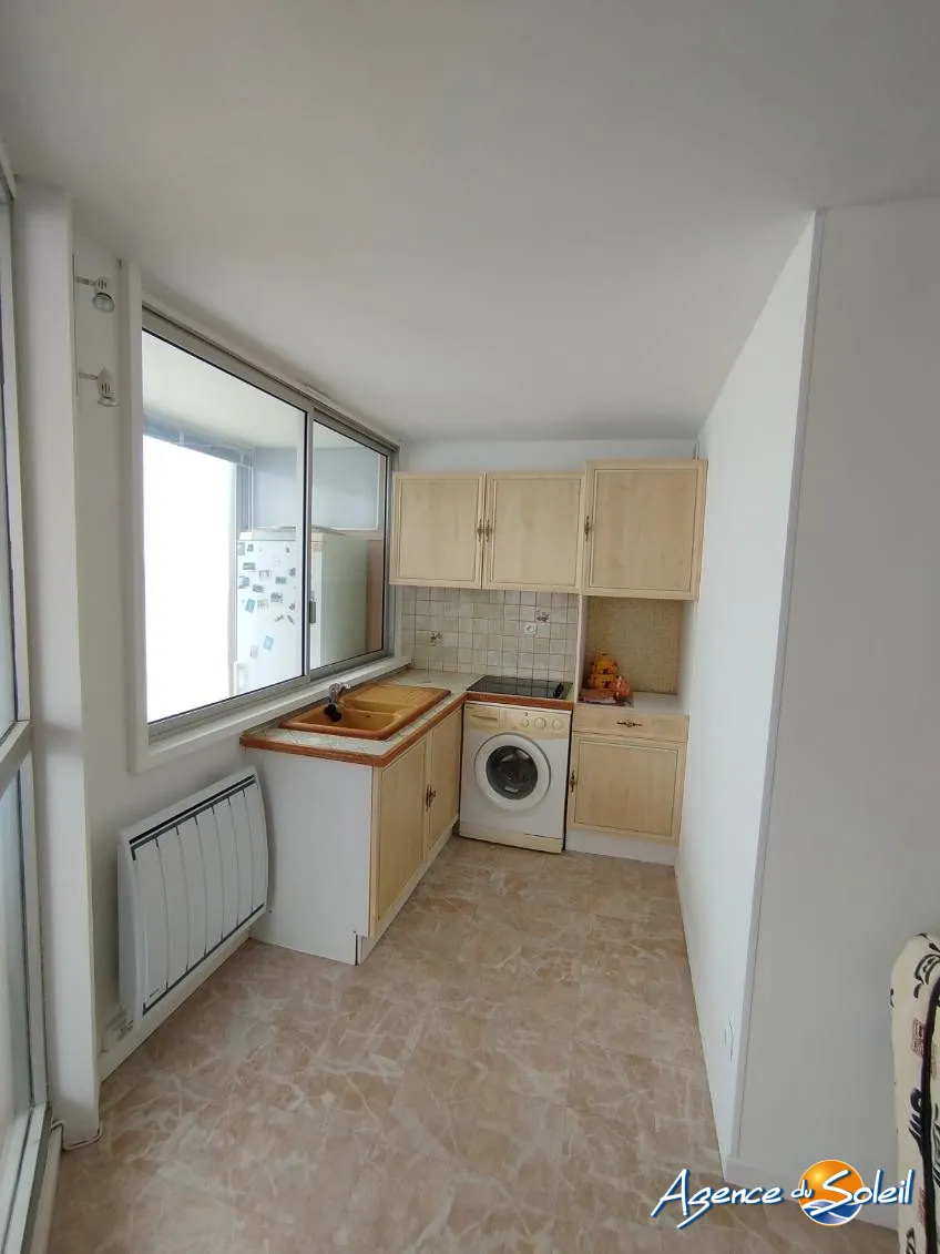 Studio à vendre avec terrasse à Gruissan, vue dégagée sur le Pech des Moulins 