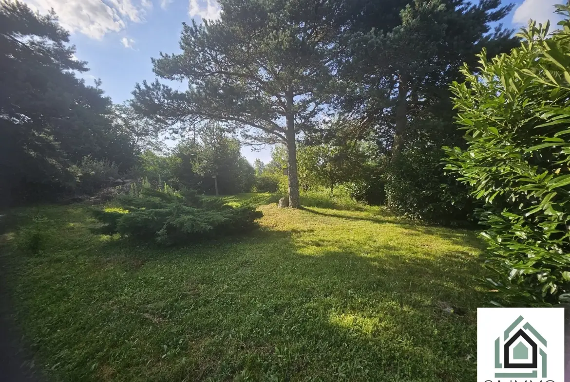 Terrain constructible à Saint-Ours avec vue imprenable et proximité de Clermont-Ferrand 