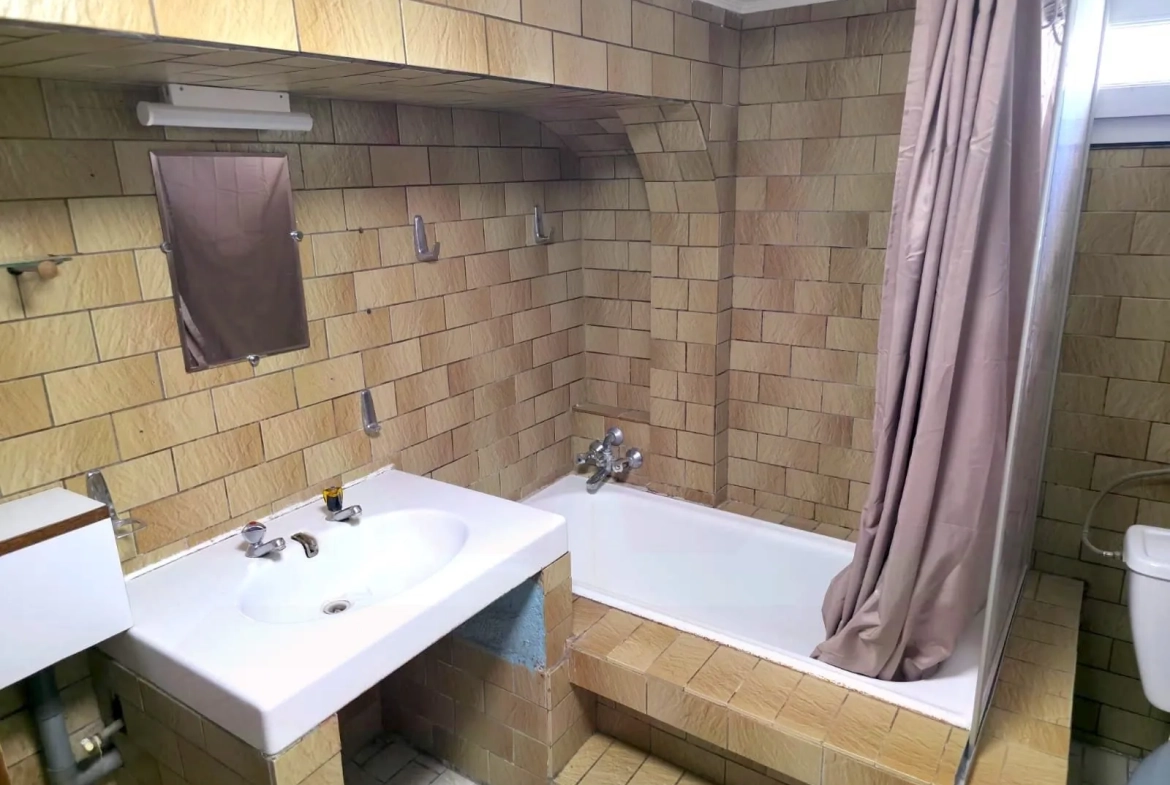 Maison à Vendre à Villerupt – Idéalement située, 70 m² à rafraîchir avec potentiel d'extension 