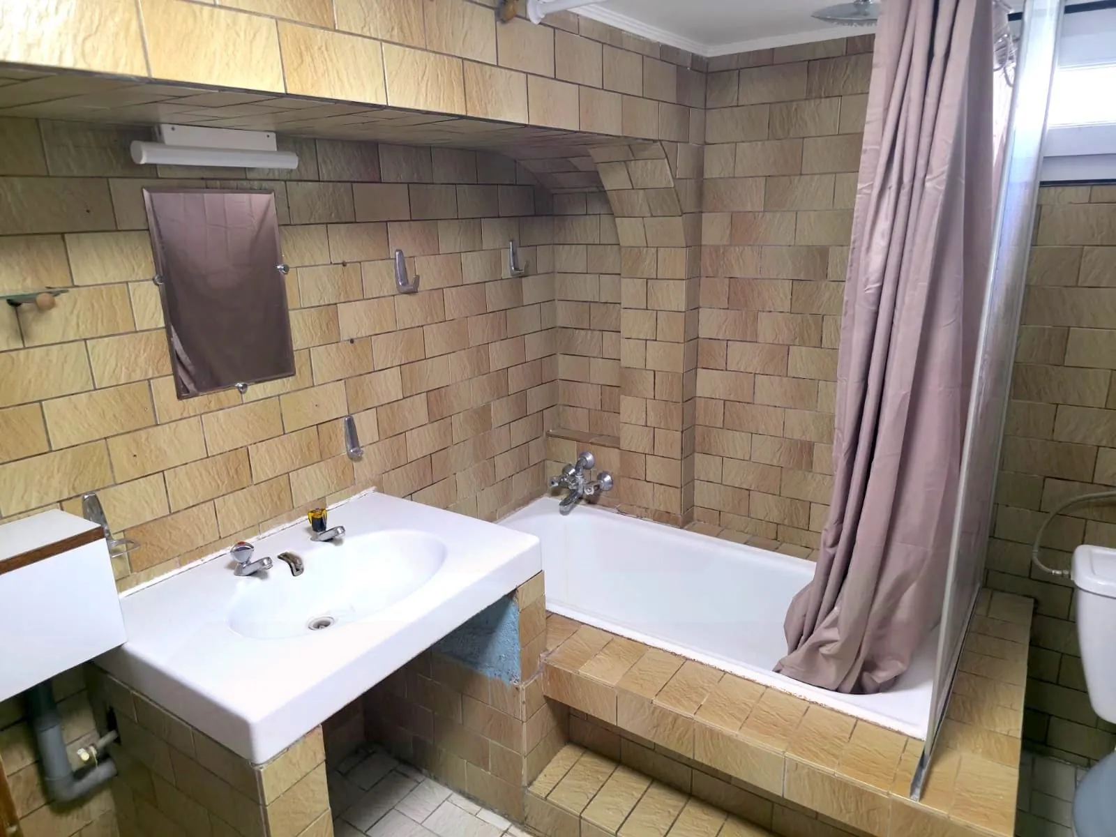 Maison à Vendre à Villerupt – Idéalement située, 70 m² à rafraîchir avec potentiel d'extension 