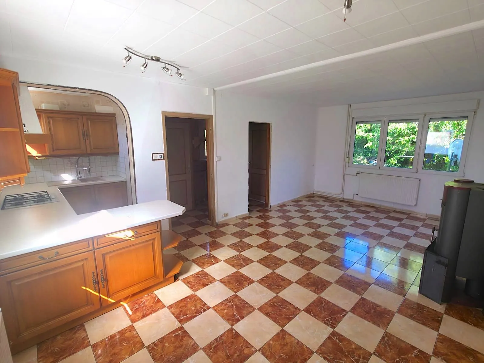 Maison à Vendre à Villerupt – Idéalement située, 70 m² à rafraîchir avec potentiel d'extension 