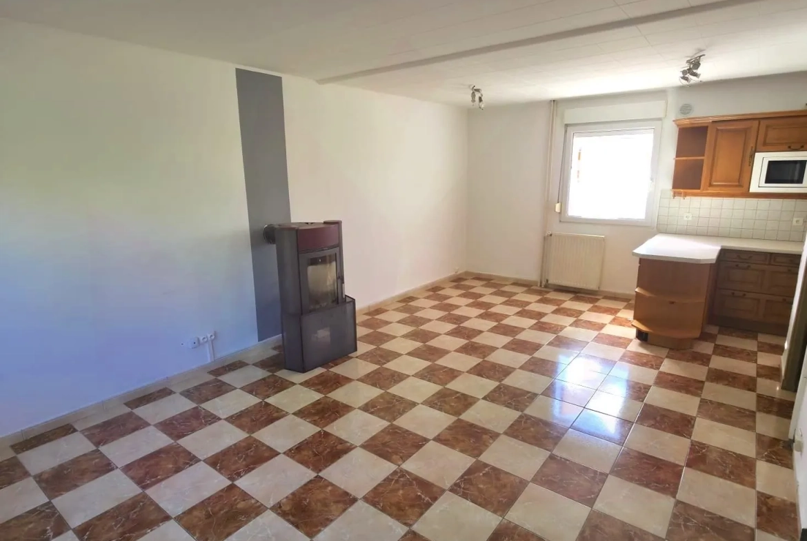 Maison à Vendre à Villerupt – Idéalement située, 70 m² à rafraîchir avec potentiel d'extension 