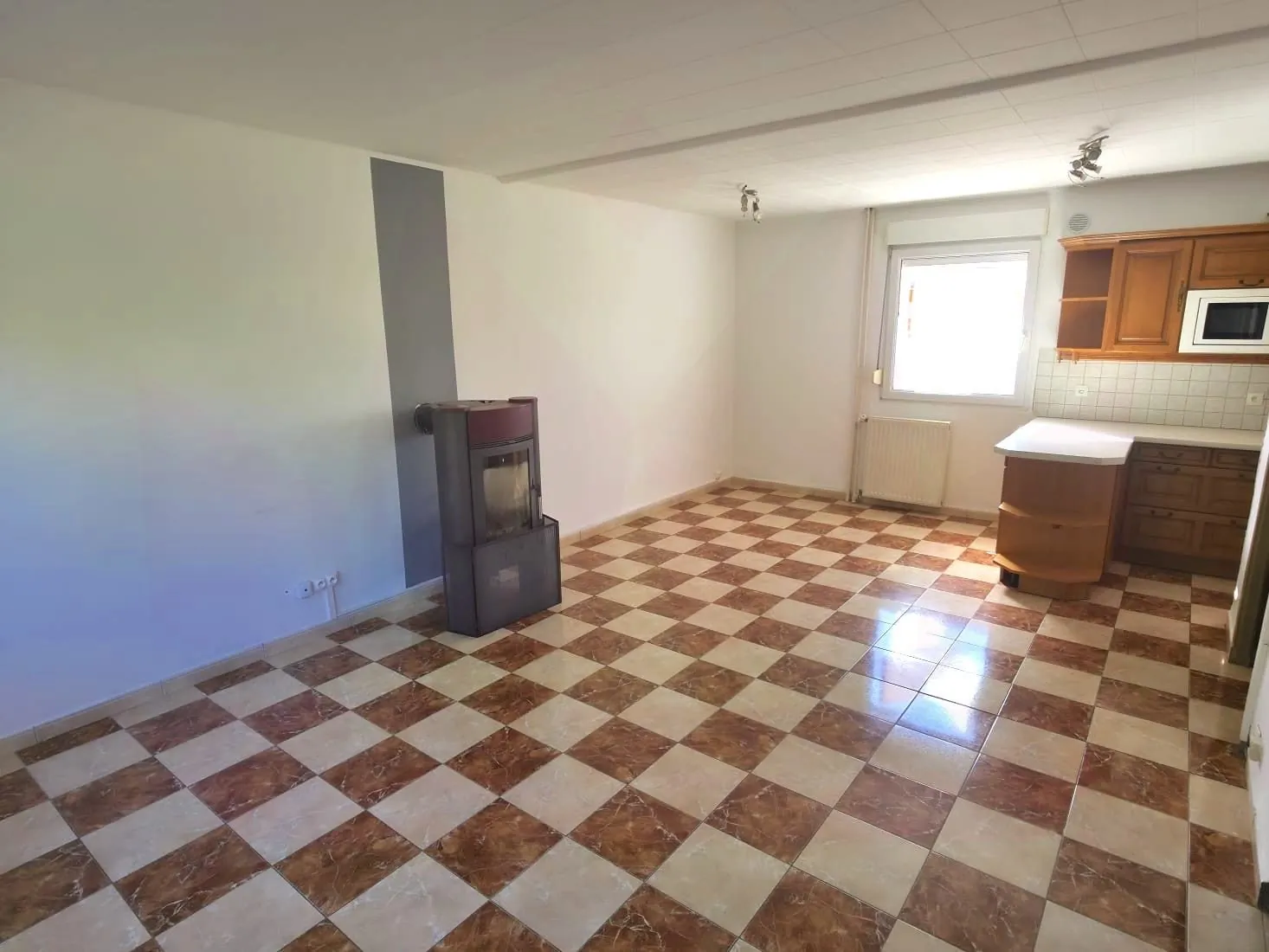 Maison à Vendre à Villerupt – Idéalement située, 70 m² à rafraîchir avec potentiel d'extension 