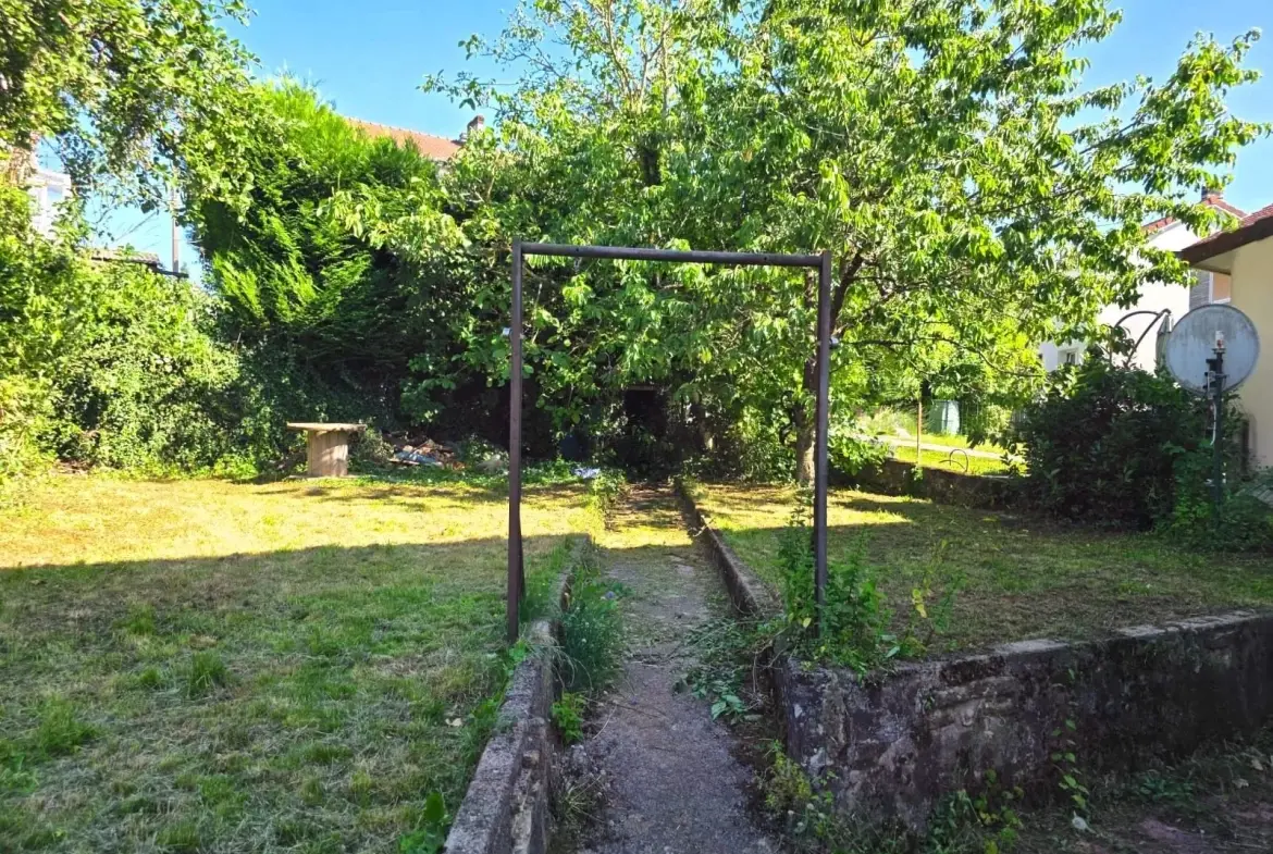 Maison à Vendre à Villerupt – Idéalement située, 70 m² à rafraîchir avec potentiel d'extension 