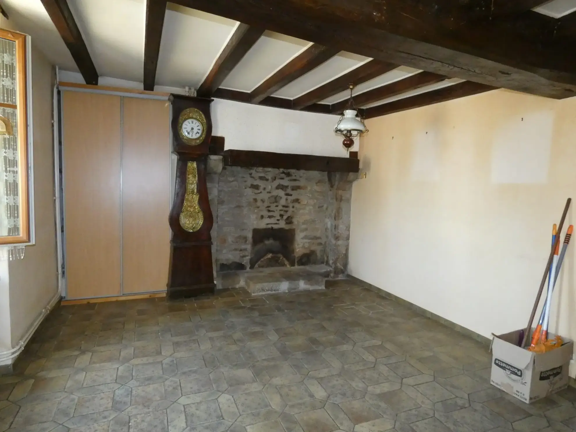 Maison de village en pierre avec dépendance et jardin à Cressat 