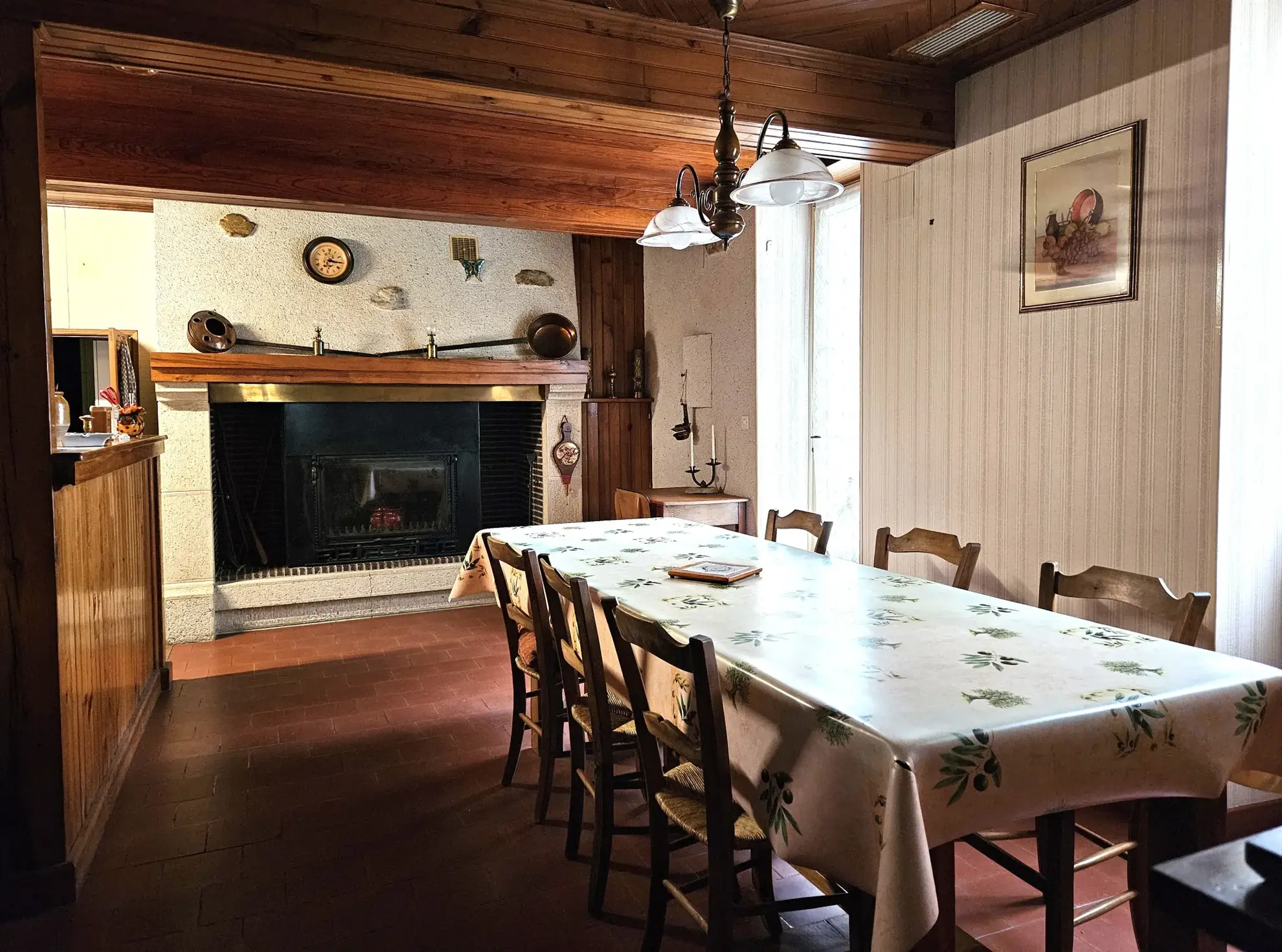 Propriété ancienne en pierre avec maison, chai et terrain à Laplume (47) 