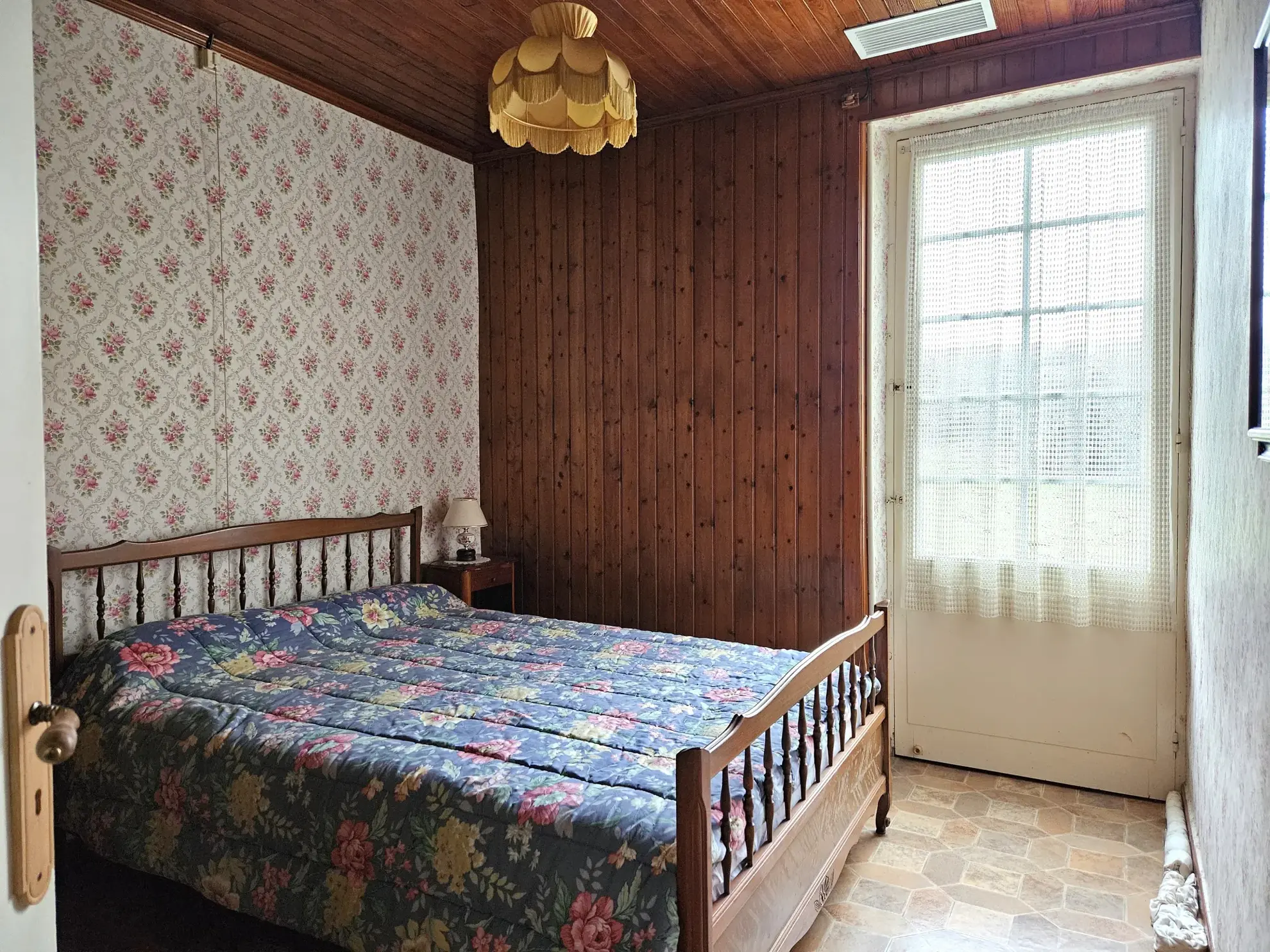 Propriété ancienne en pierre avec maison, chai et terrain à Laplume (47) 