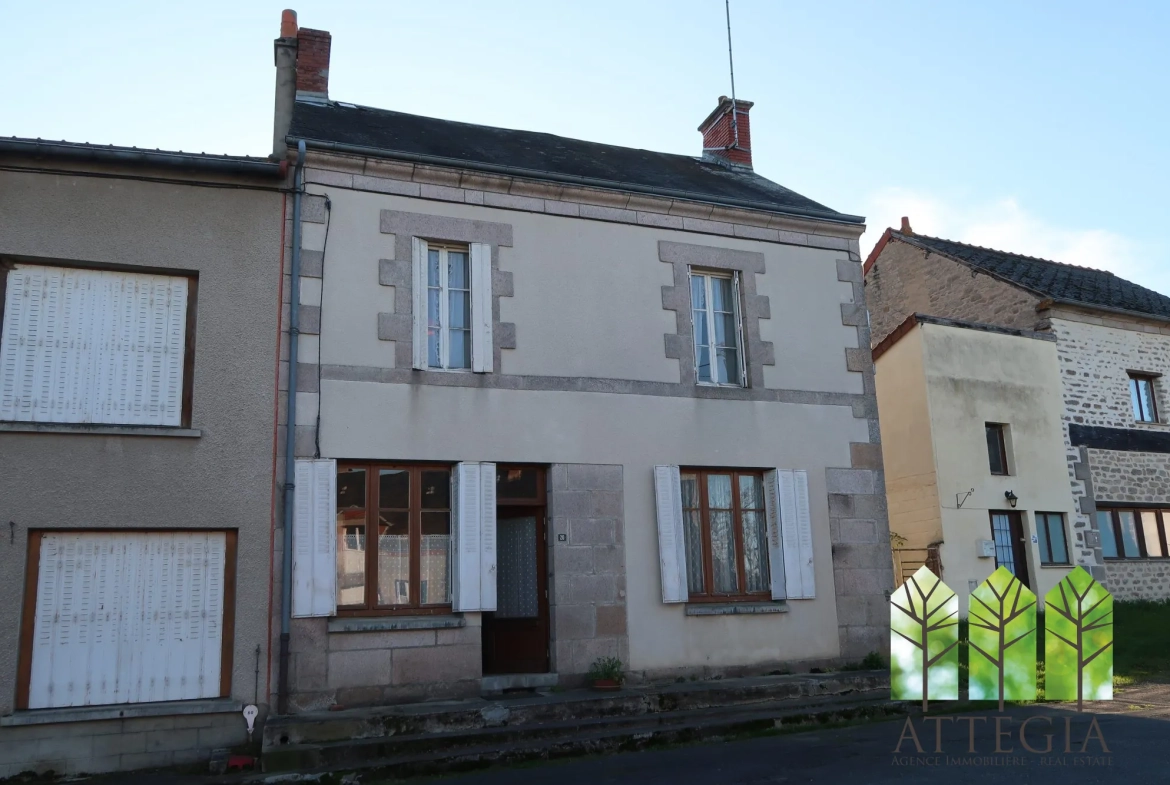Maison en pierre à vendre avec jardin et dépendances à Clugnat 