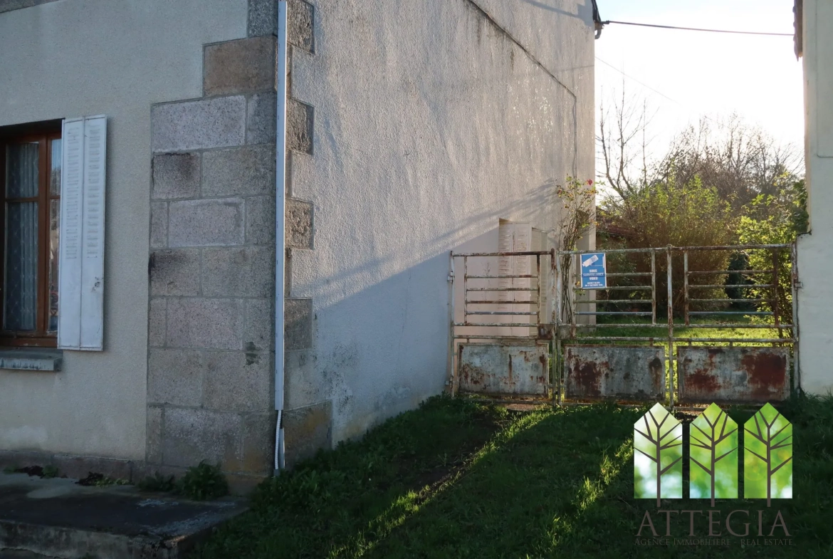Maison en pierre à vendre avec jardin et dépendances à Clugnat 