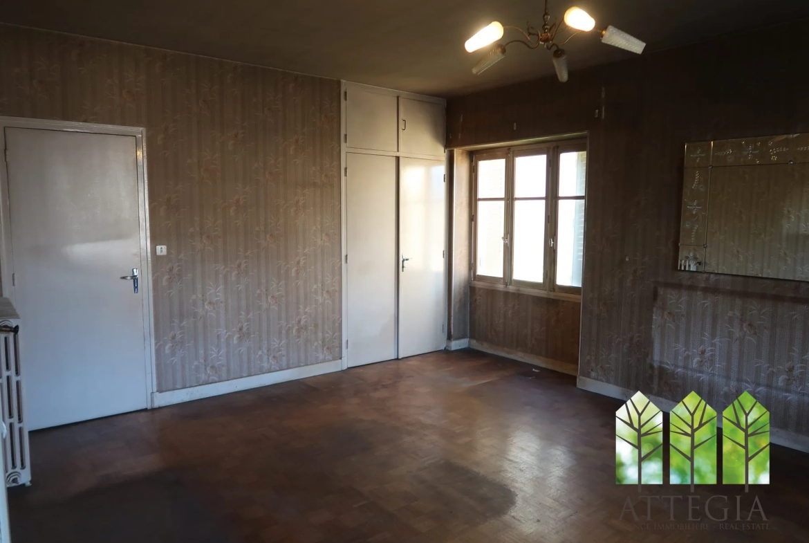 Maison en pierre à vendre avec jardin et dépendances à Clugnat 