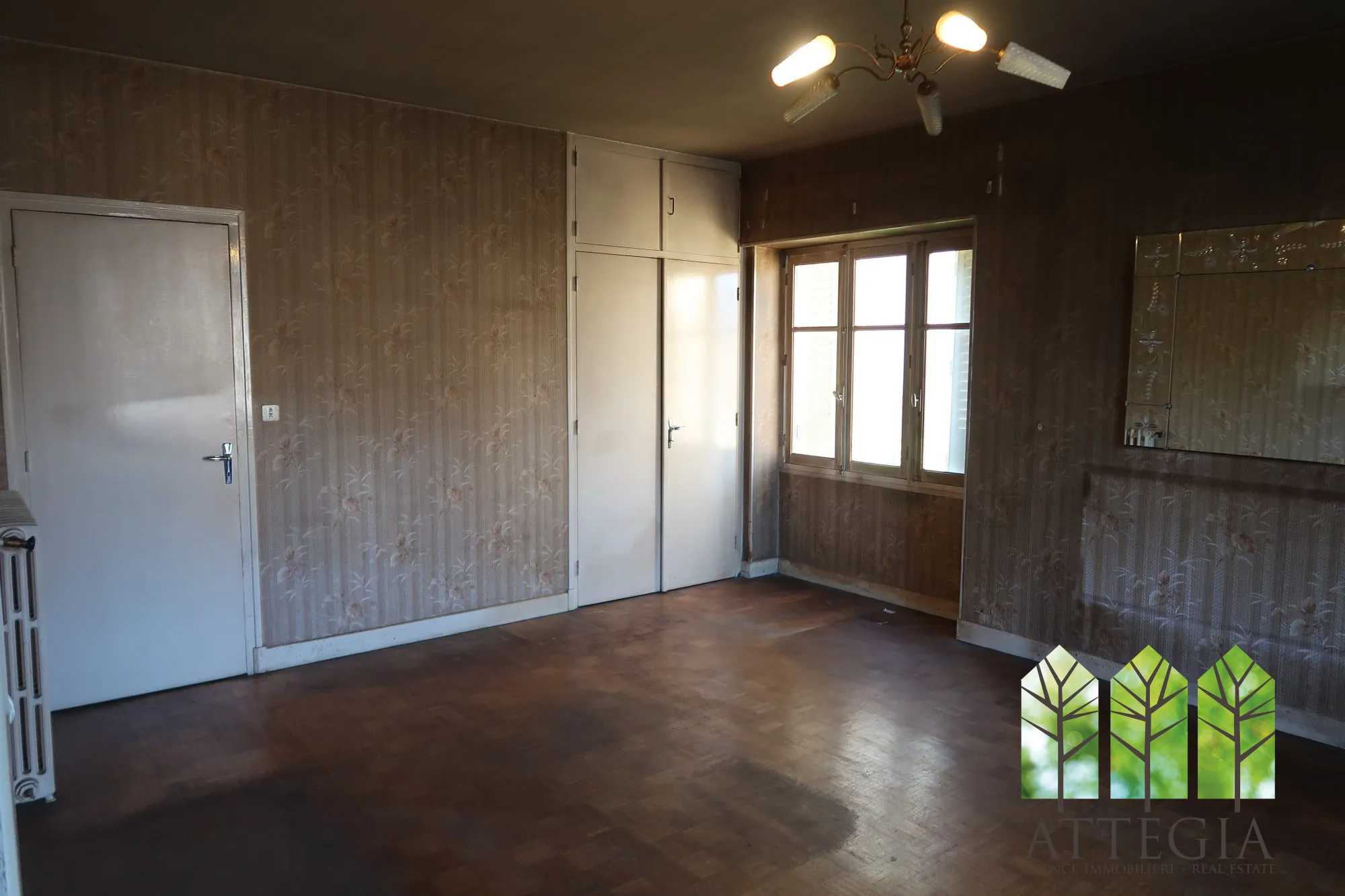 Maison en pierre à vendre avec jardin et dépendances à Clugnat 