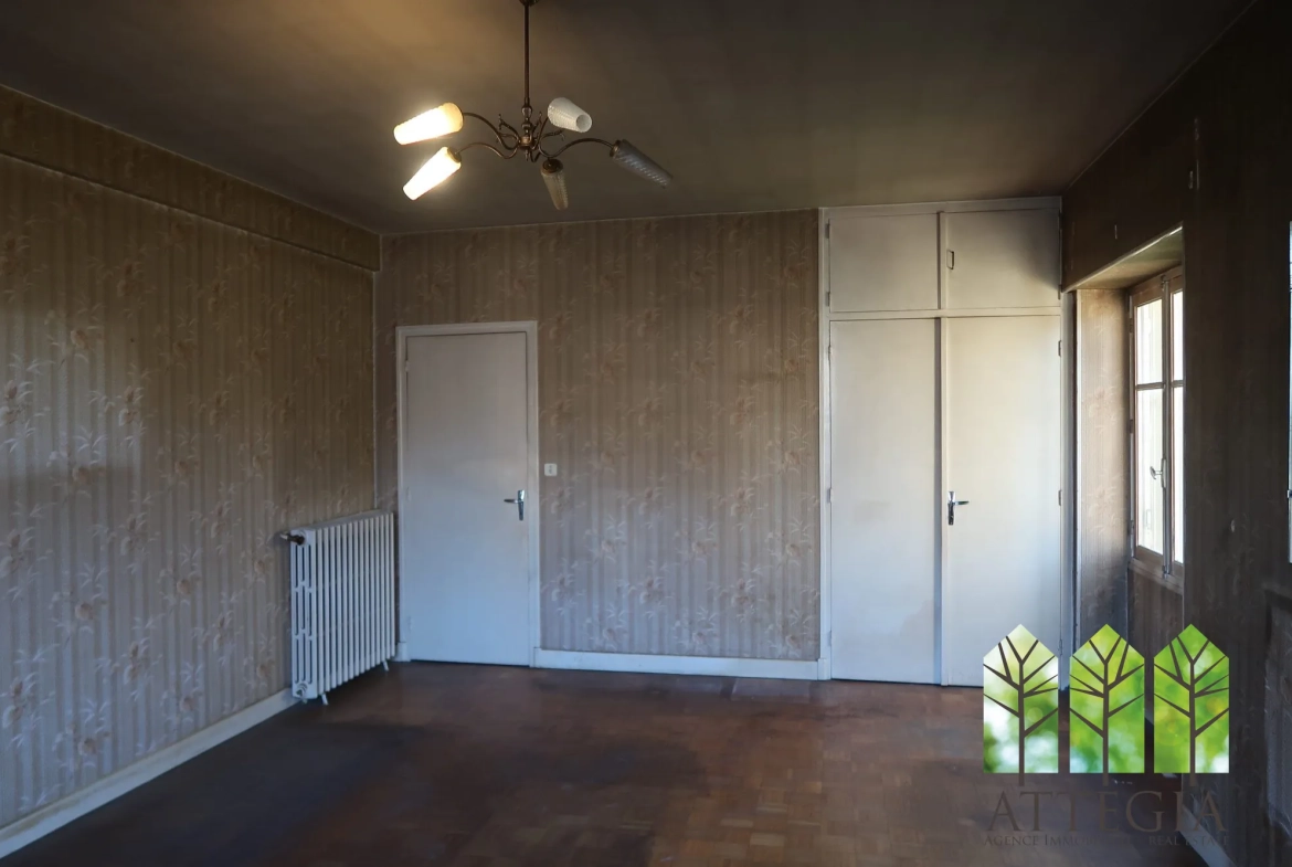 Maison en pierre à vendre avec jardin et dépendances à Clugnat 