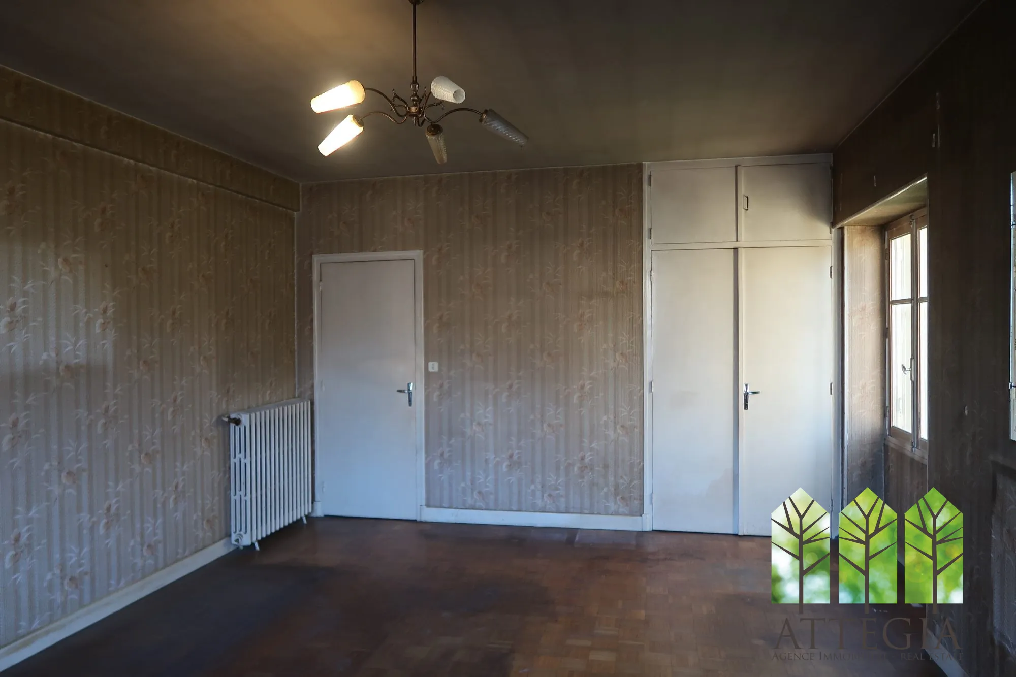 Maison en pierre à vendre avec jardin et dépendances à Clugnat 