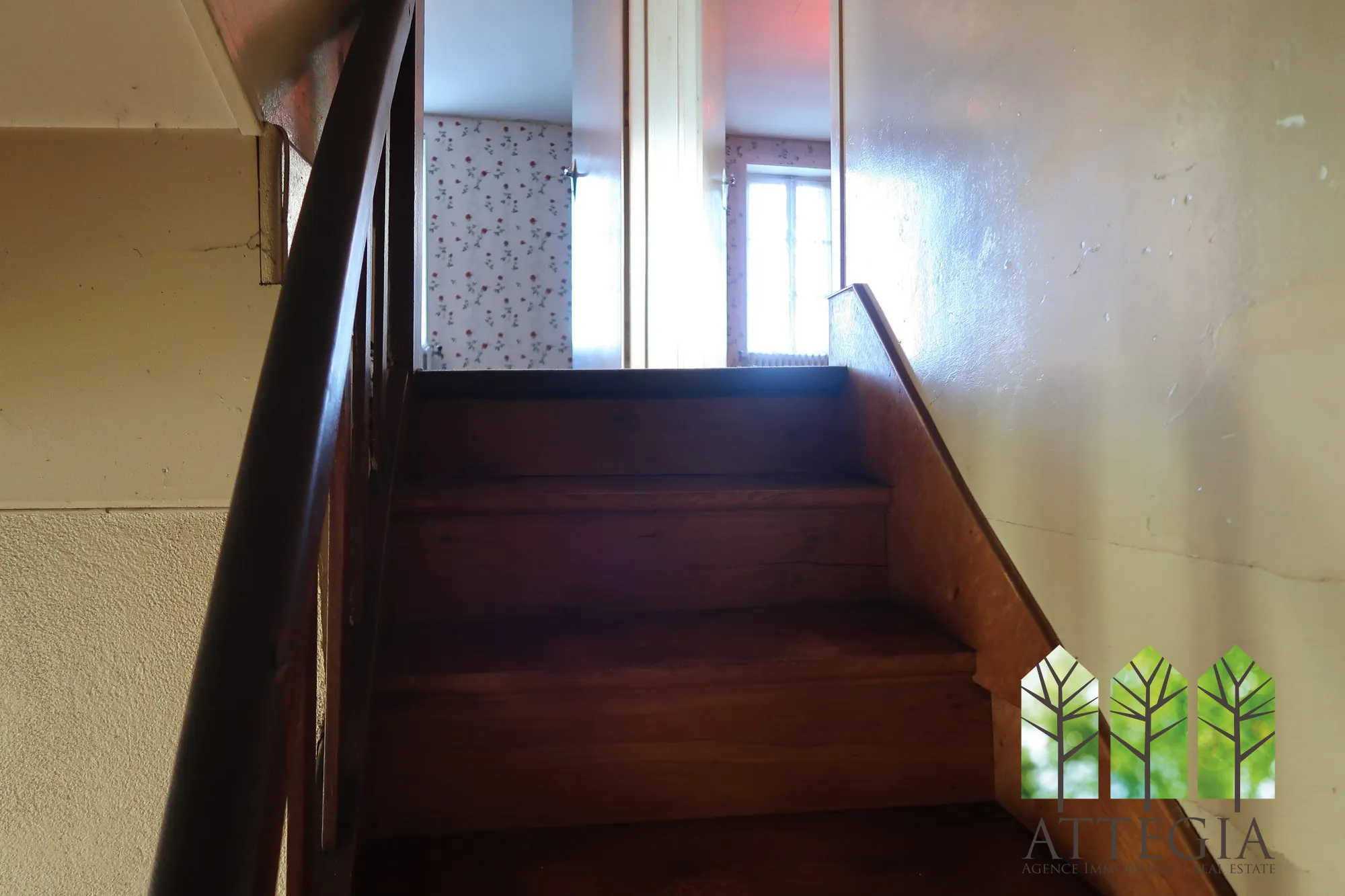 Maison en pierre à vendre avec jardin et dépendances à Clugnat 