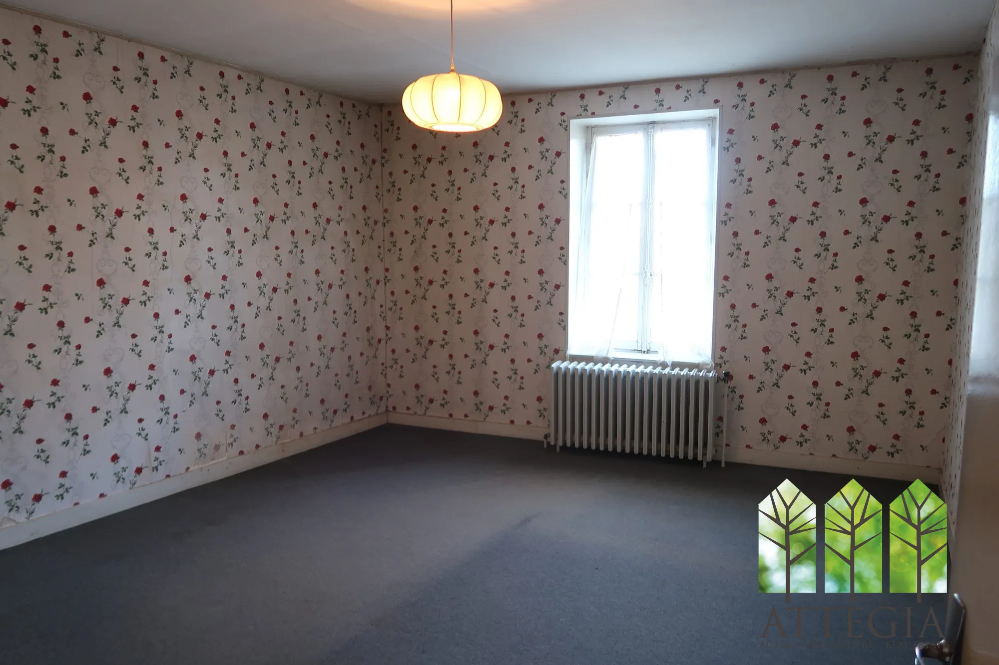 Maison en pierre à vendre avec jardin et dépendances à Clugnat 