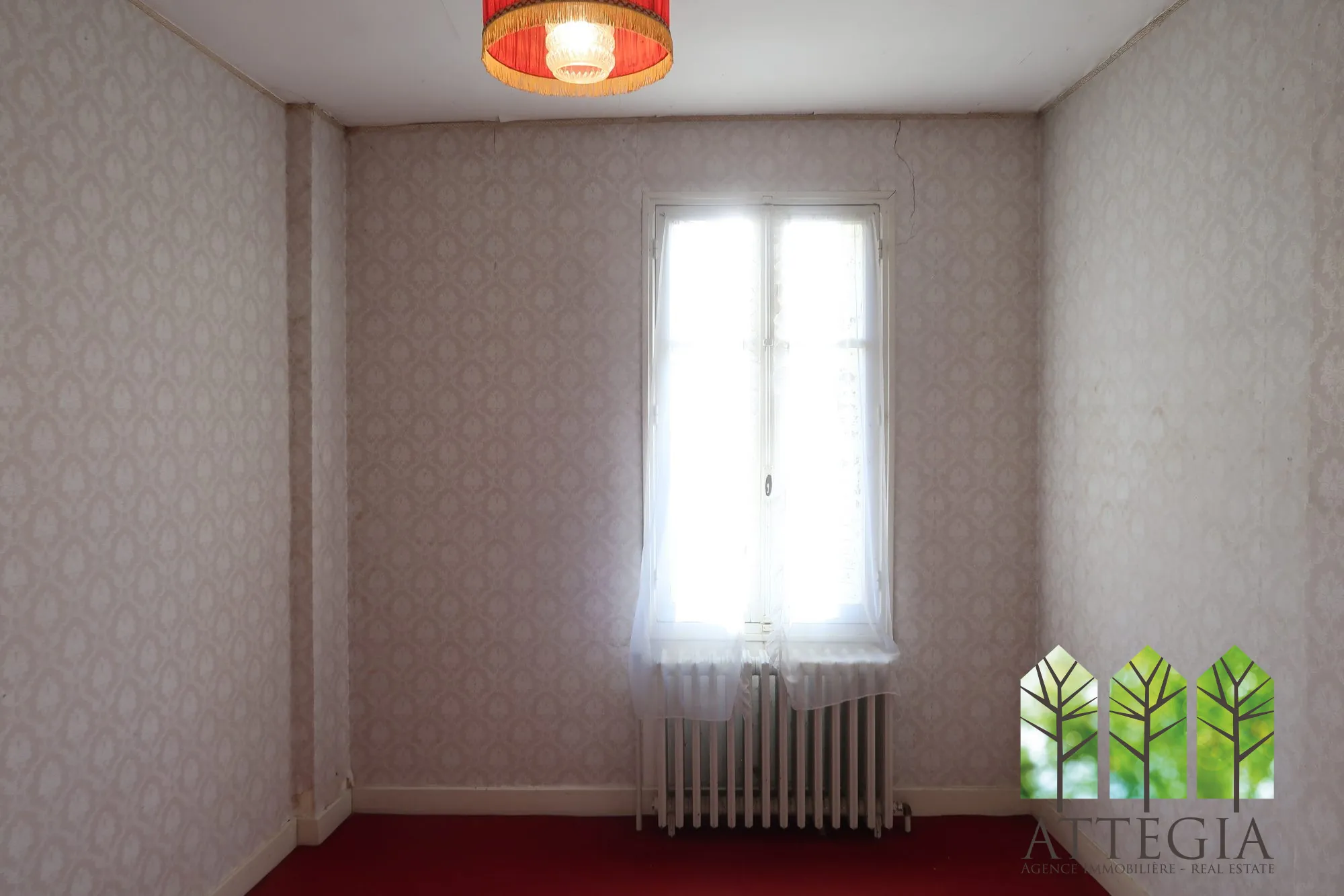 Maison en pierre à vendre avec jardin et dépendances à Clugnat 