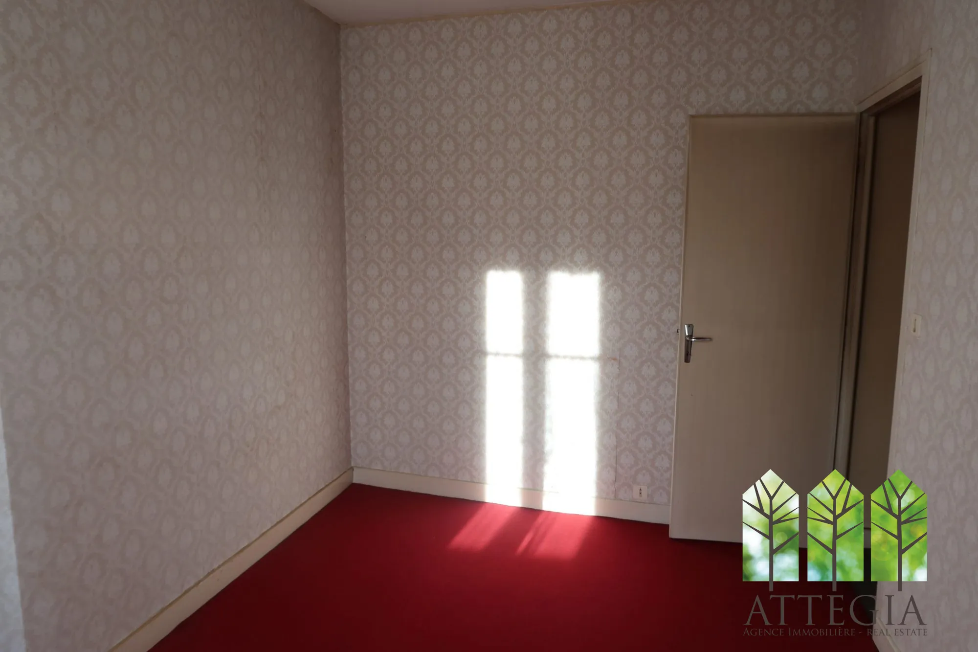 Maison en pierre à vendre avec jardin et dépendances à Clugnat 