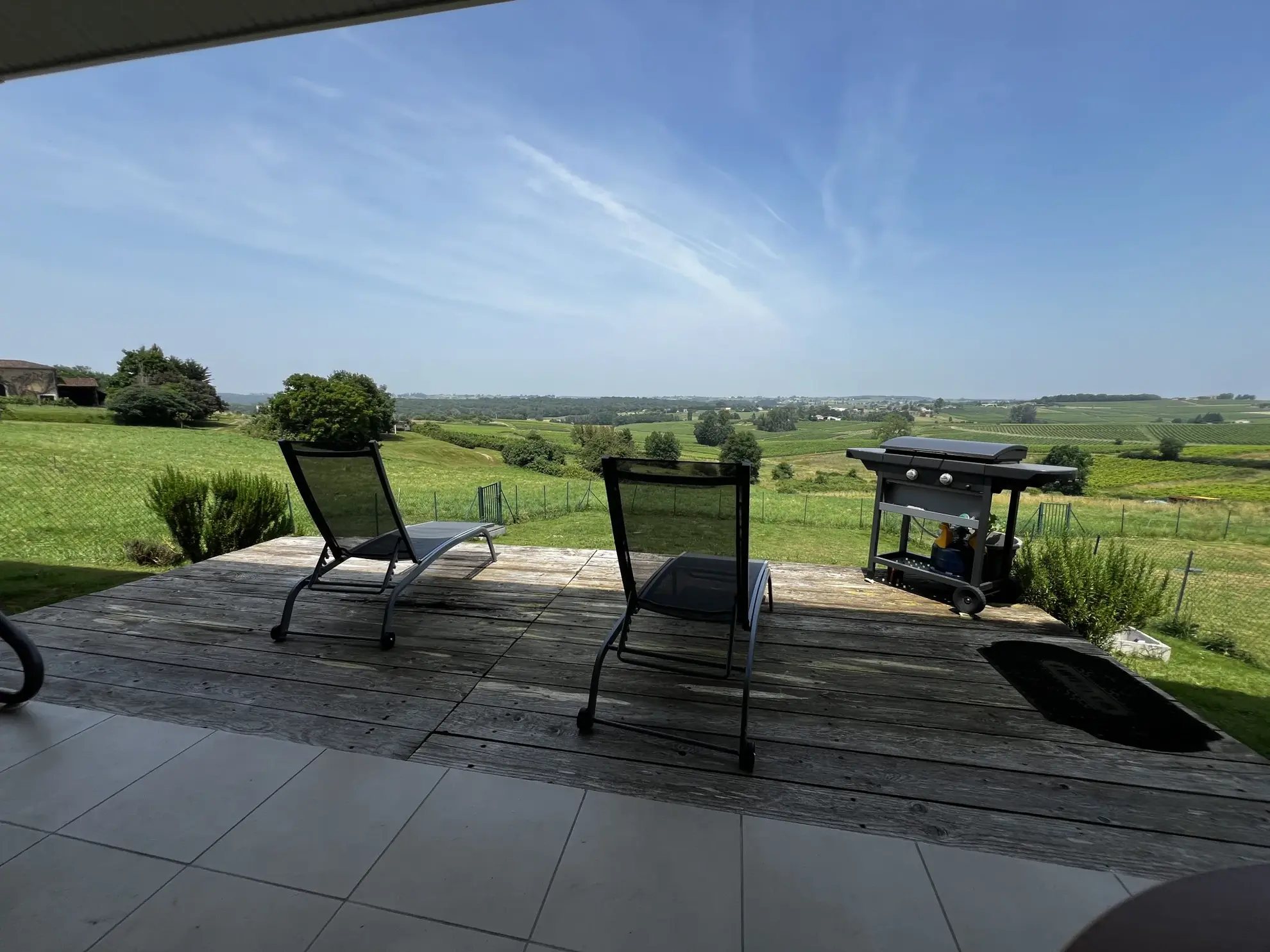 Maison contemporaine avec 3 chambres, garage et vue dégagée à Langon 