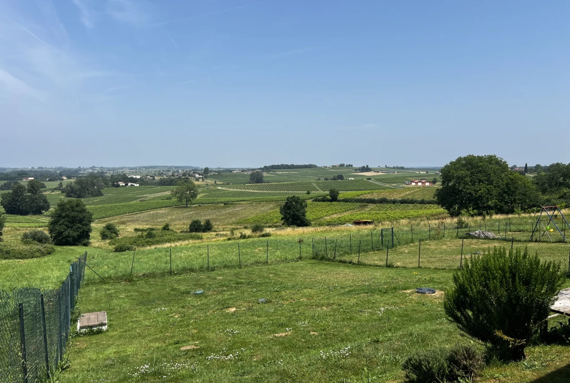 Maison contemporaine avec 3 chambres, garage et vue dégagée à Langon 