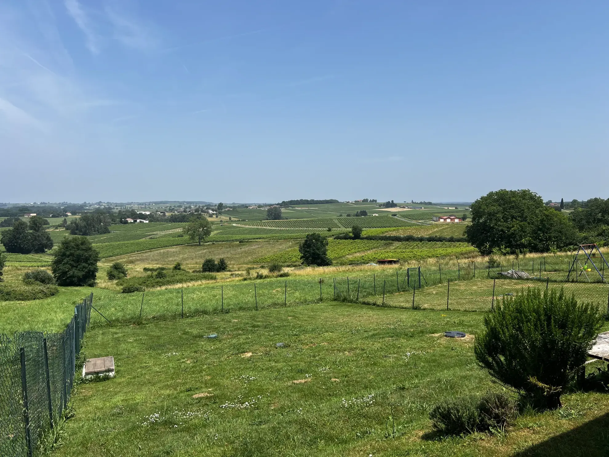 Maison contemporaine avec 3 chambres, garage et vue dégagée à Langon 