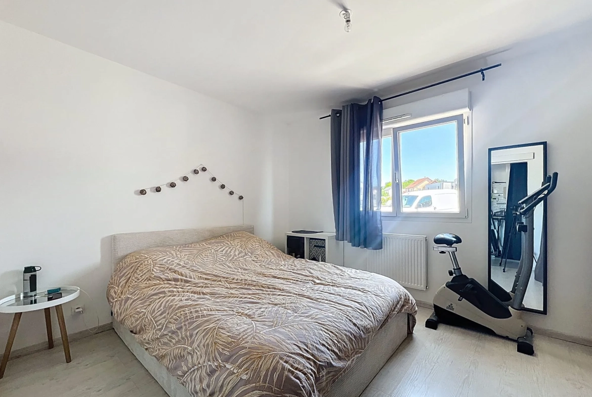 Maison de plain-pied à vendre à Offemont avec garage et terrasse 