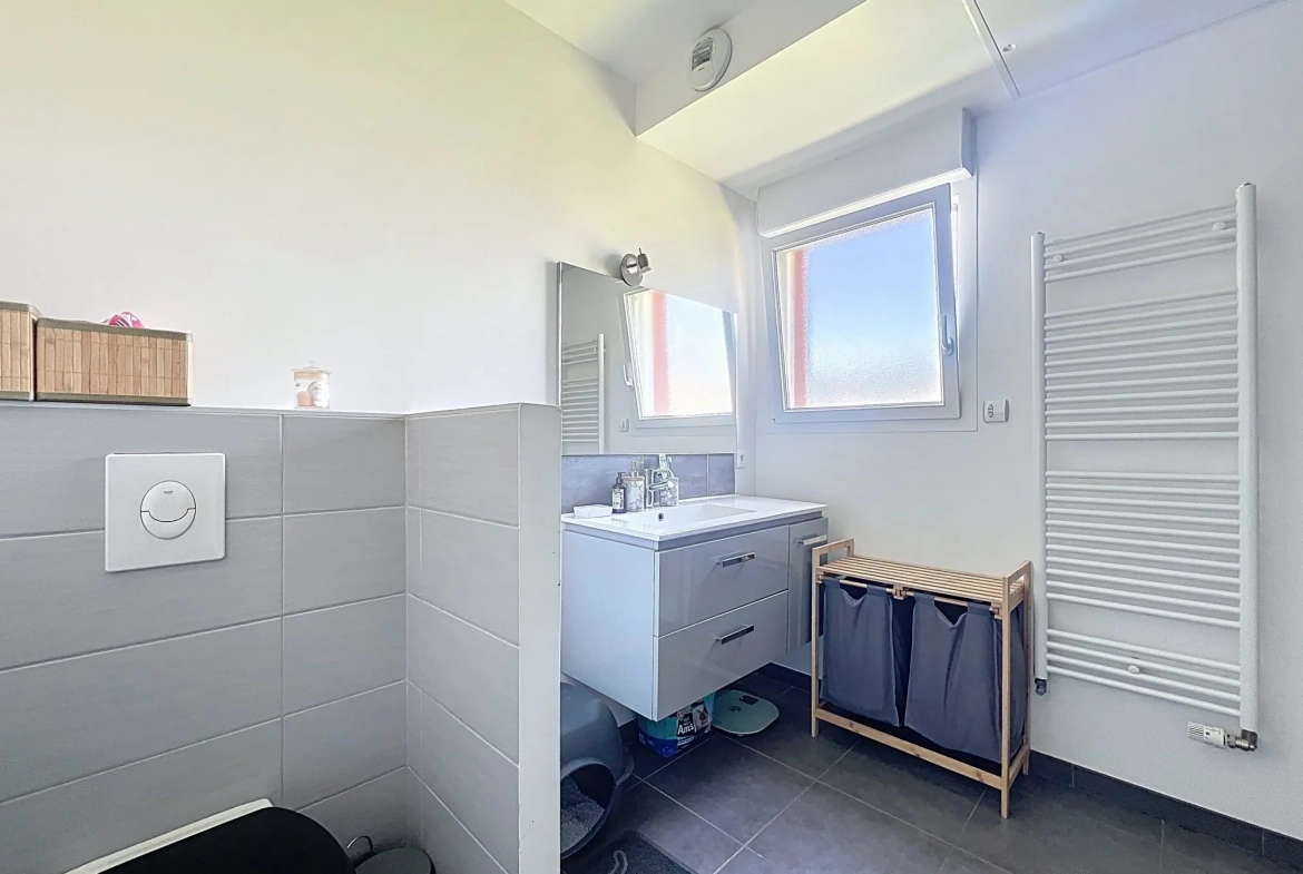 Maison de plain-pied à vendre à Offemont avec garage et terrasse 