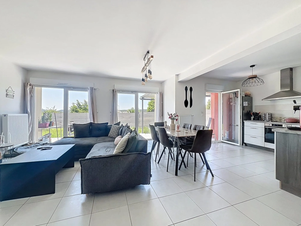 Maison de plain-pied à vendre à Offemont avec garage et terrasse