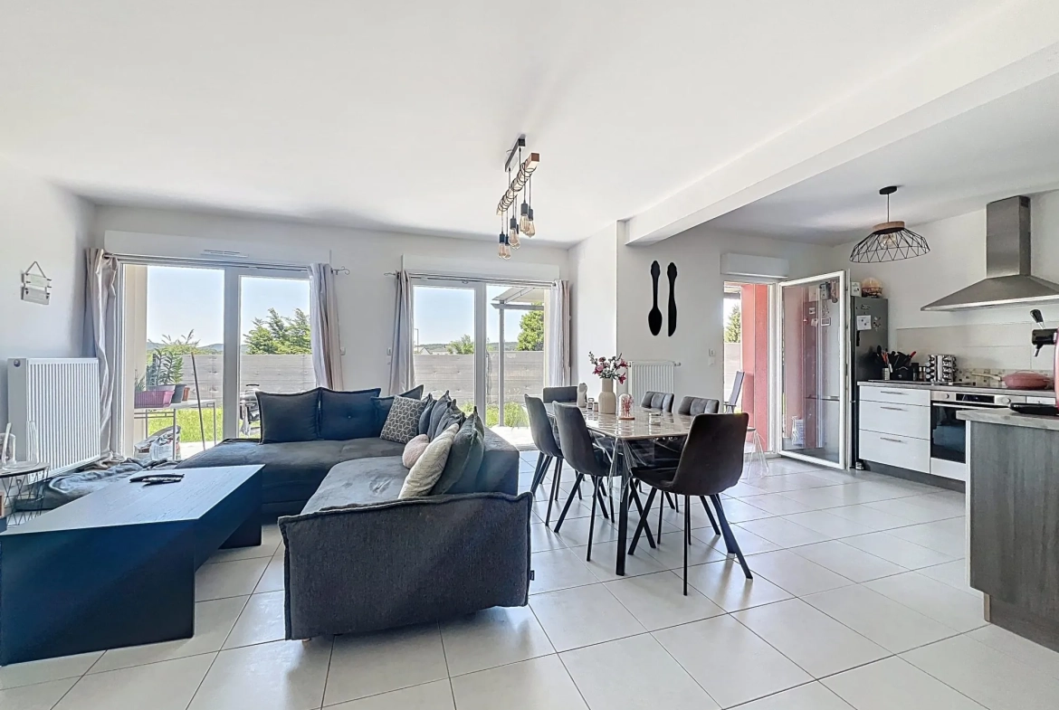 Maison de plain-pied à vendre à Offemont avec garage et terrasse 