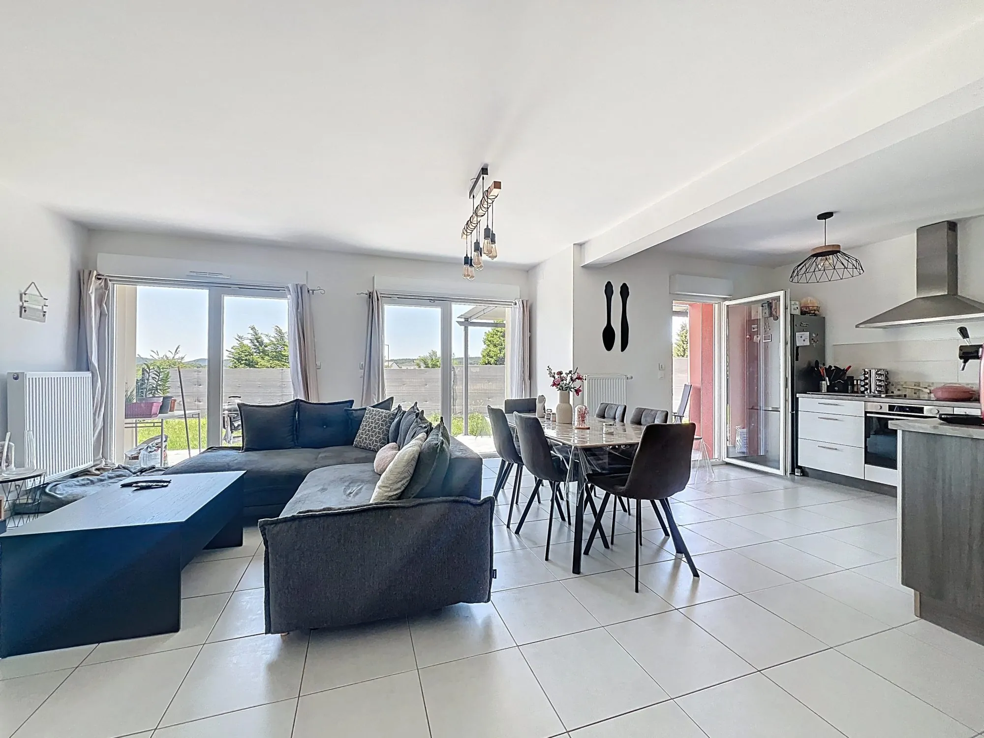 Maison de plain-pied à vendre à Offemont avec garage et terrasse 