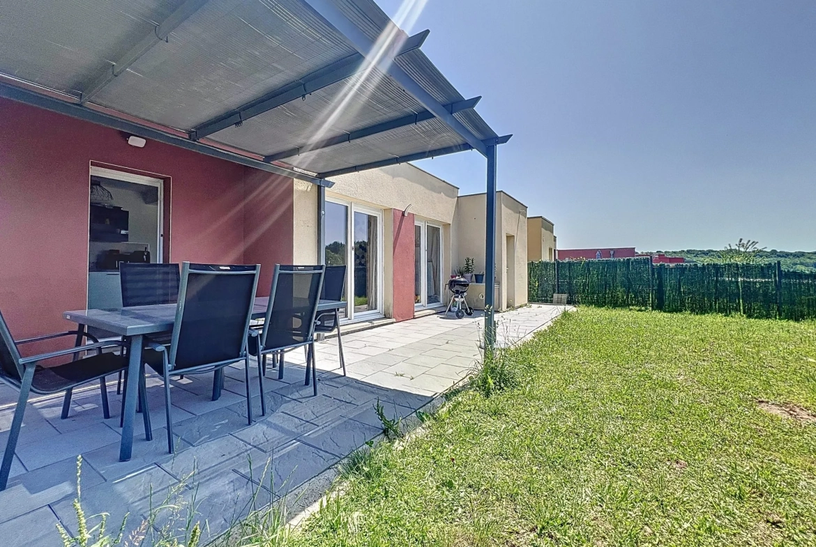 Maison de plain-pied à vendre à Offemont avec garage et terrasse 