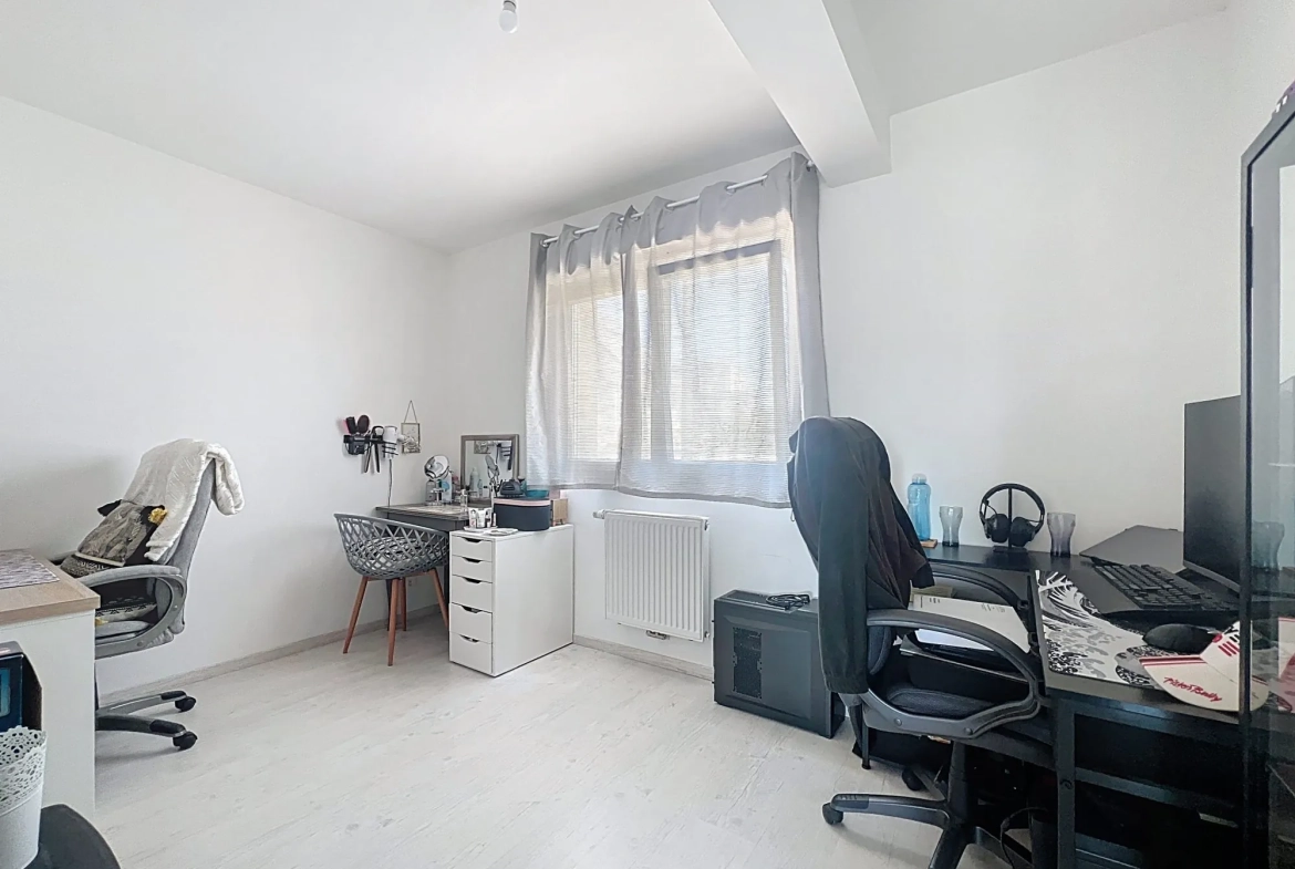 Maison de plain-pied à vendre à Offemont avec garage et terrasse 