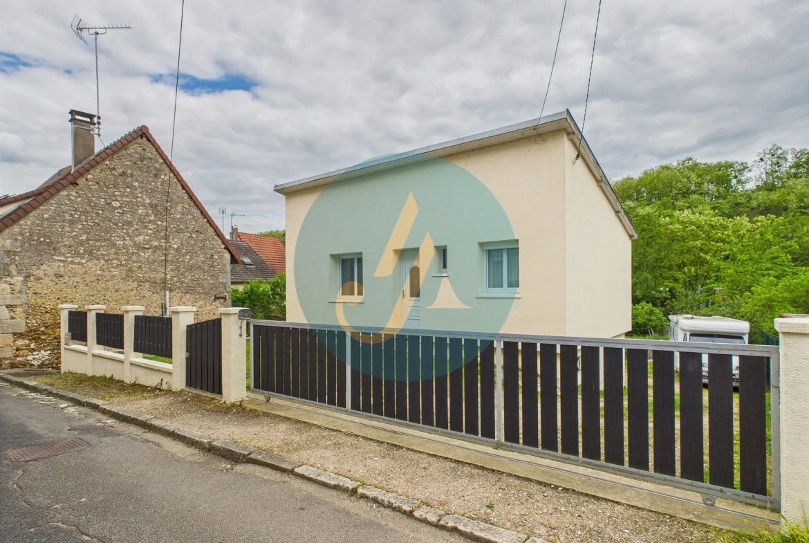 Maison de 63 m² avec sous-sol et terrain clos à Châtillon-sur-Loire 