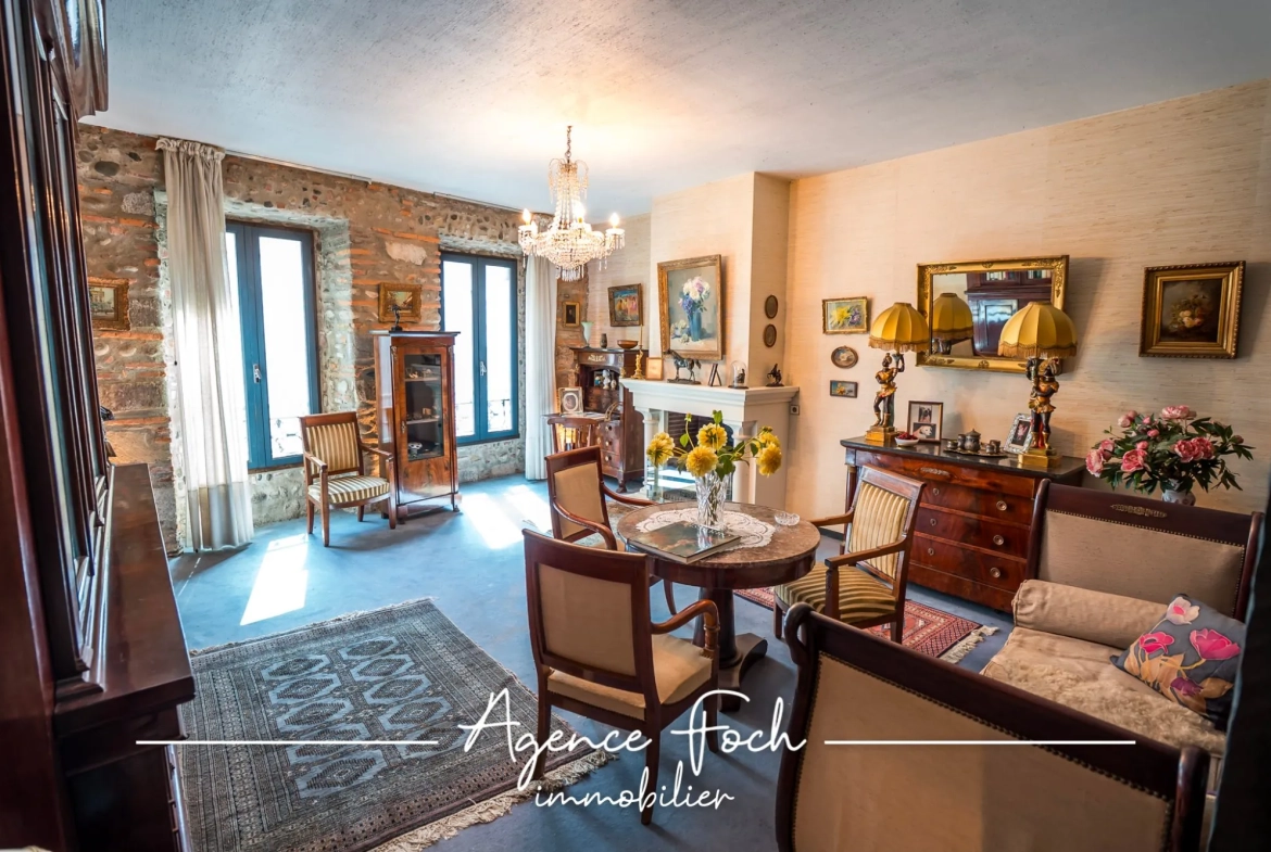 Maison de ville à Tarbes avec garage, charme et potentiel à rénover 