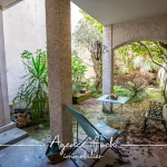 Maison de ville à Tarbes avec garage et patio – Projet de rénovation avec fort potentiel