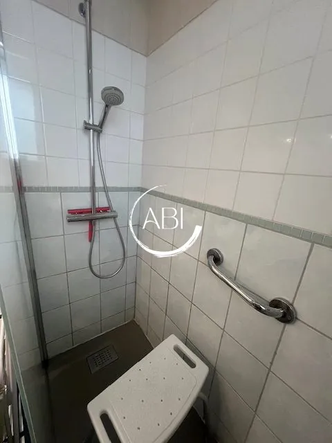 Studio à vendre à Bagnole de l'Orne (61140) - Centre-ville avec balcon et parking 