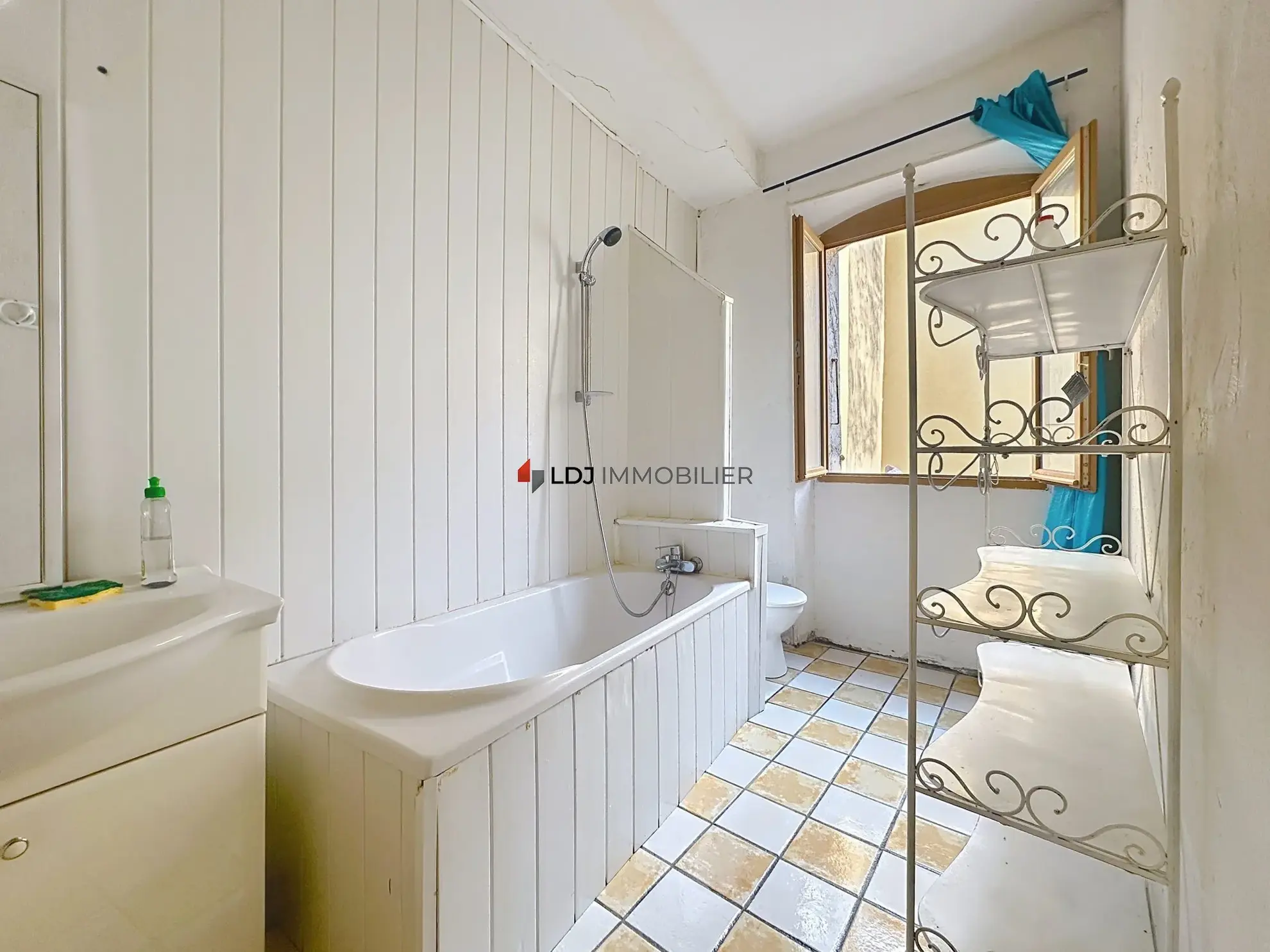Appartement spacieux de 87 m² au cœur de Perpignan avec cachet traditionnel 