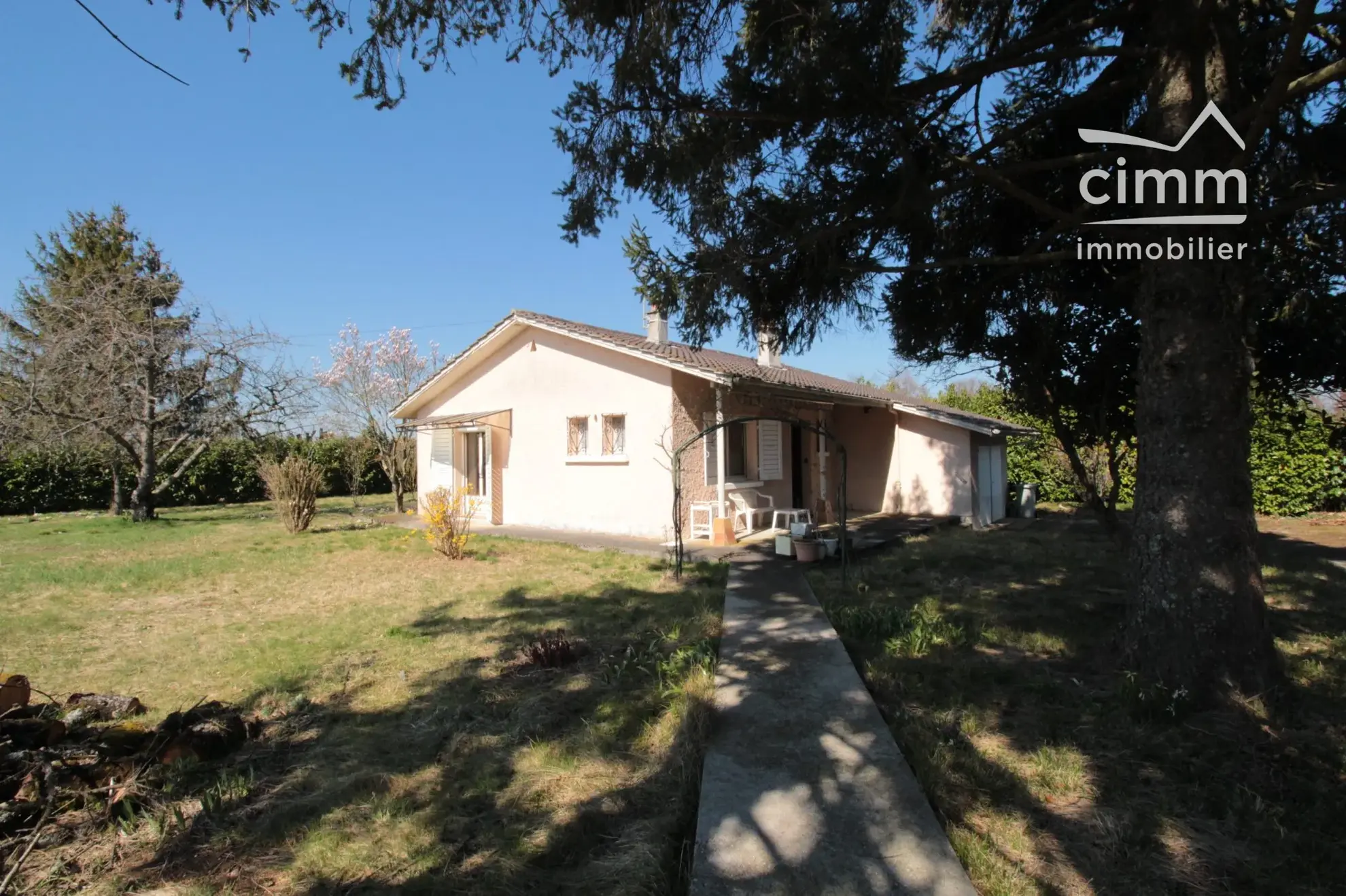 À vendre villa de plain-pied à Saint-Siméon-de-Bressieux - 83 m², grand terrain 