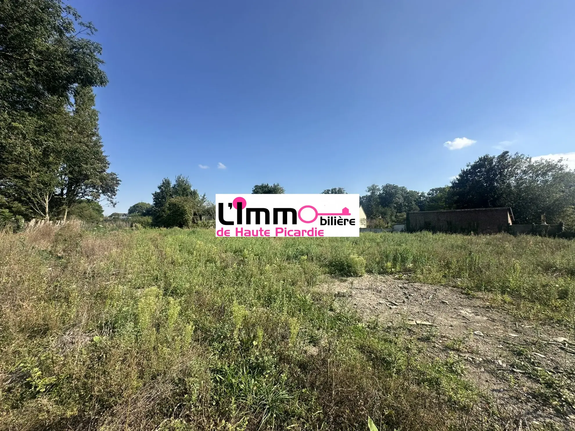 Terrain à vendre à Le Quesnel - Grand terrain constructible de 3000 m² 